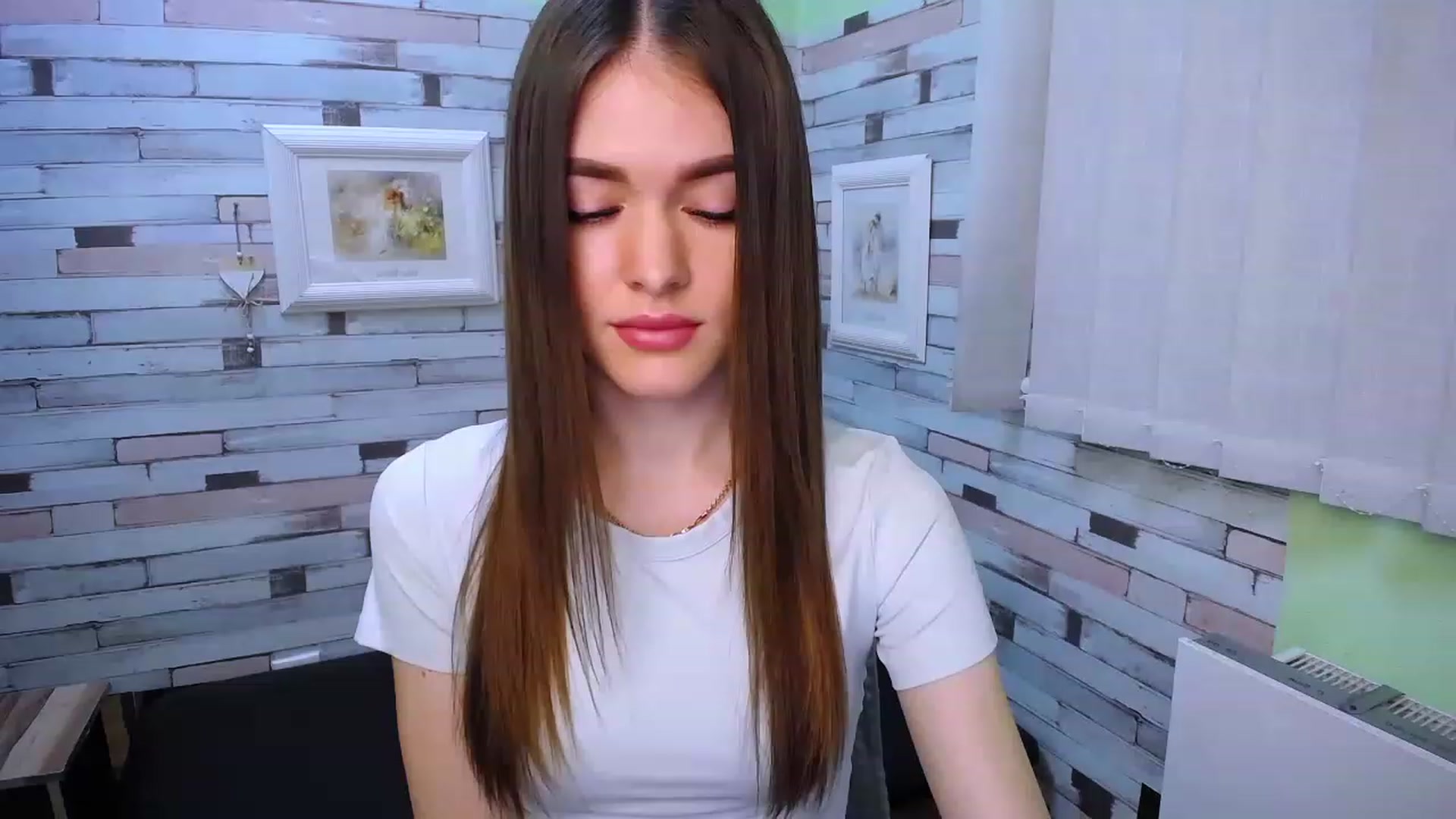 Gallery image thumbnail from Mili_Meow's myfreecams stream on, 03/31/2023, 08:50 image 15 of 20