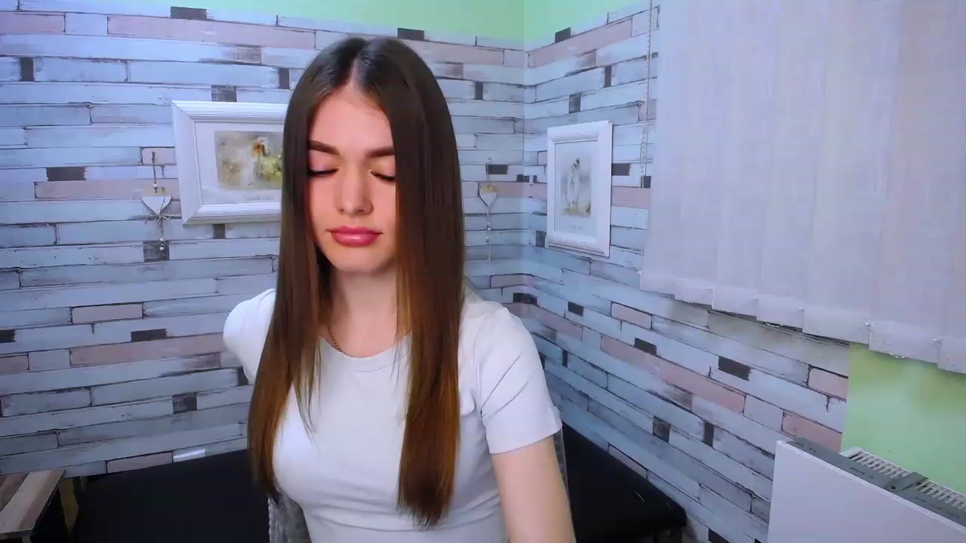 Gallery image thumbnail from Mili_Meow's myfreecams stream on, 03/31/2023, 11:32 image 7 of 20