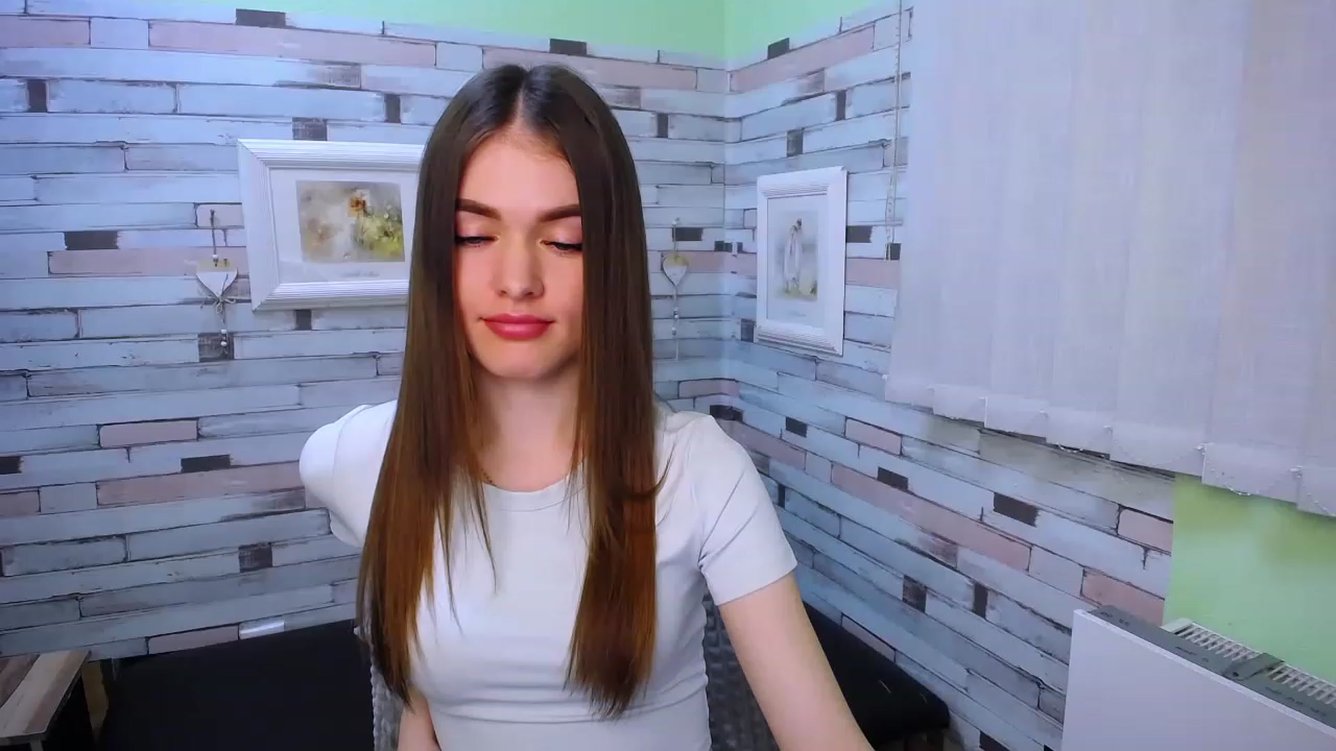 Gallery image thumbnail from Mili_Meow's myfreecams stream on, 03/31/2023, 11:32 image 15 of 20