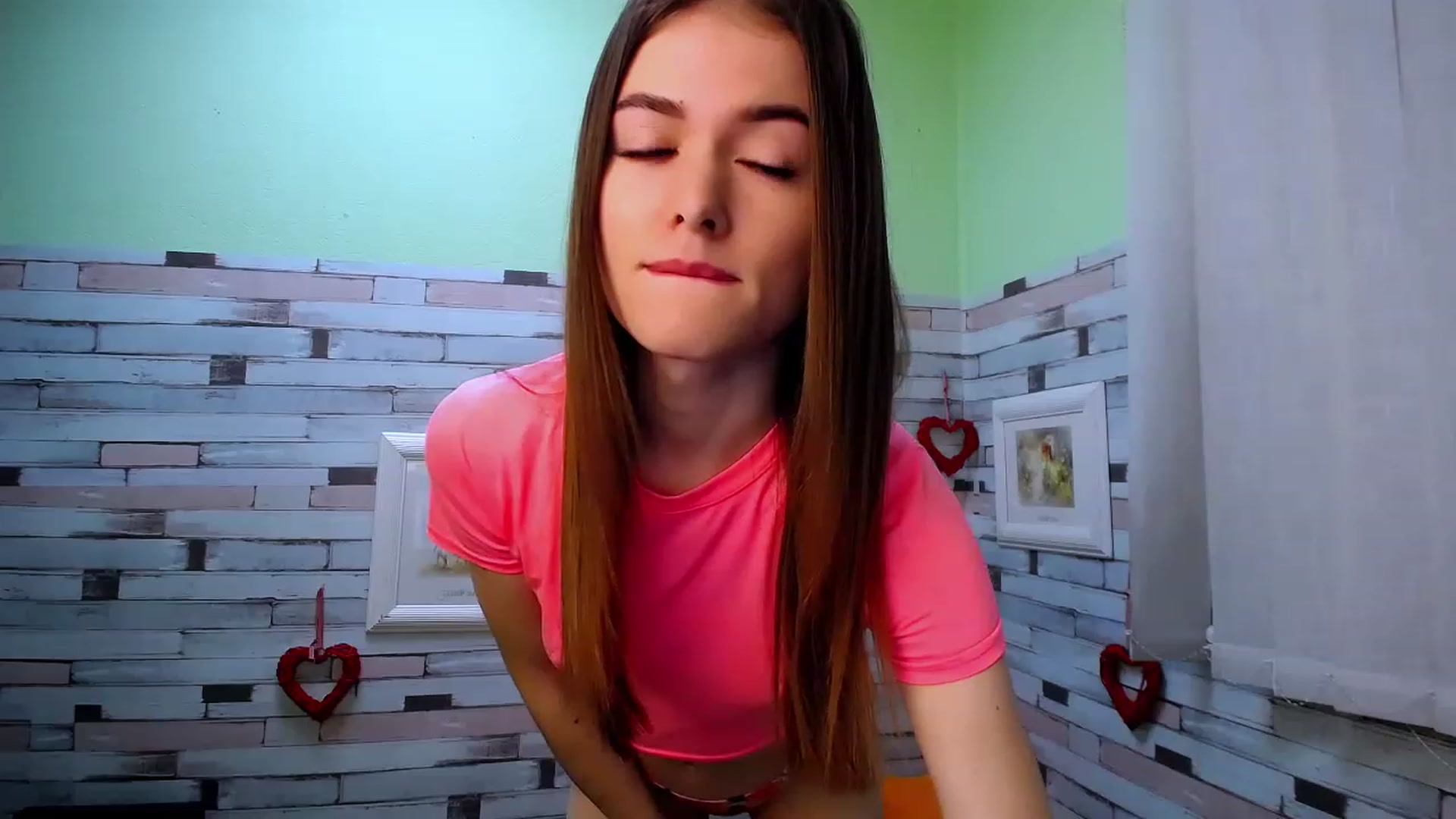 Gallery image thumbnail from Mili_Sky_'s myfreecams stream on, 11/15/2022, 07:59 image 16 of 20
