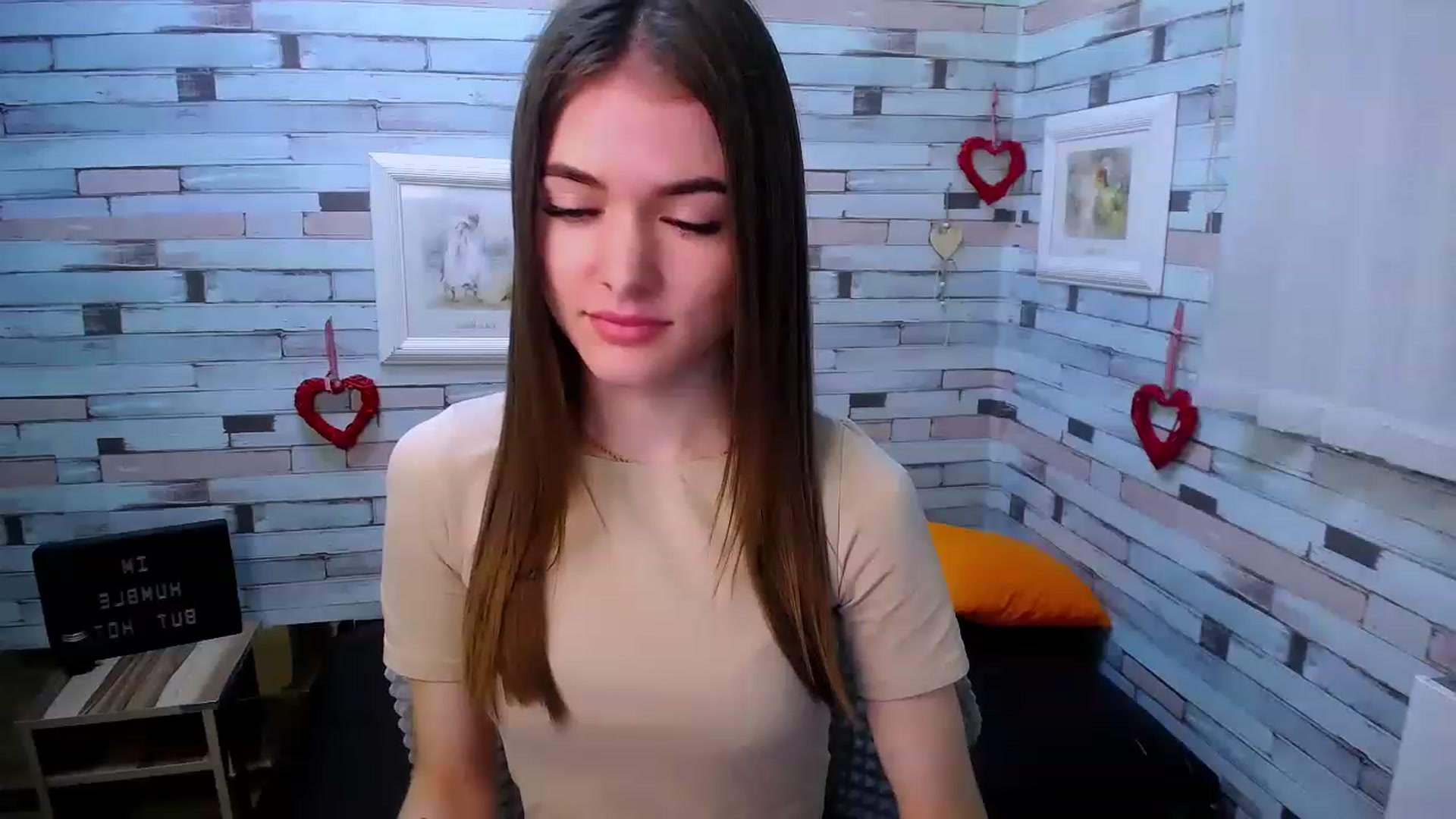 Gallery image thumbnail from Mili_Sky_'s myfreecams stream on, 11/18/2022, 09:31 image 18 of 20