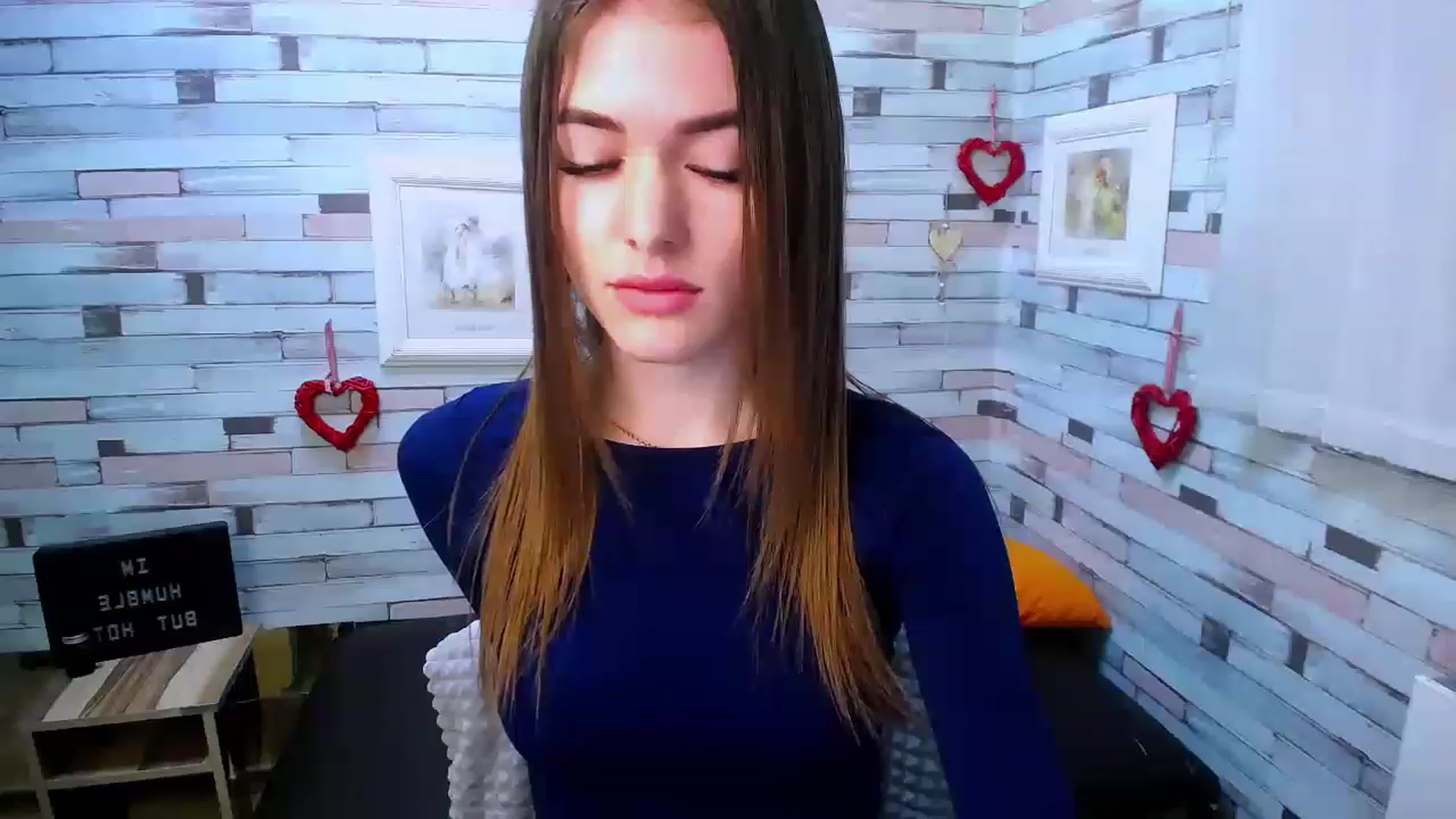 Gallery image thumbnail from Mili_Sky_'s myfreecams stream on, 11/18/2022, 09:31 image 12 of 20