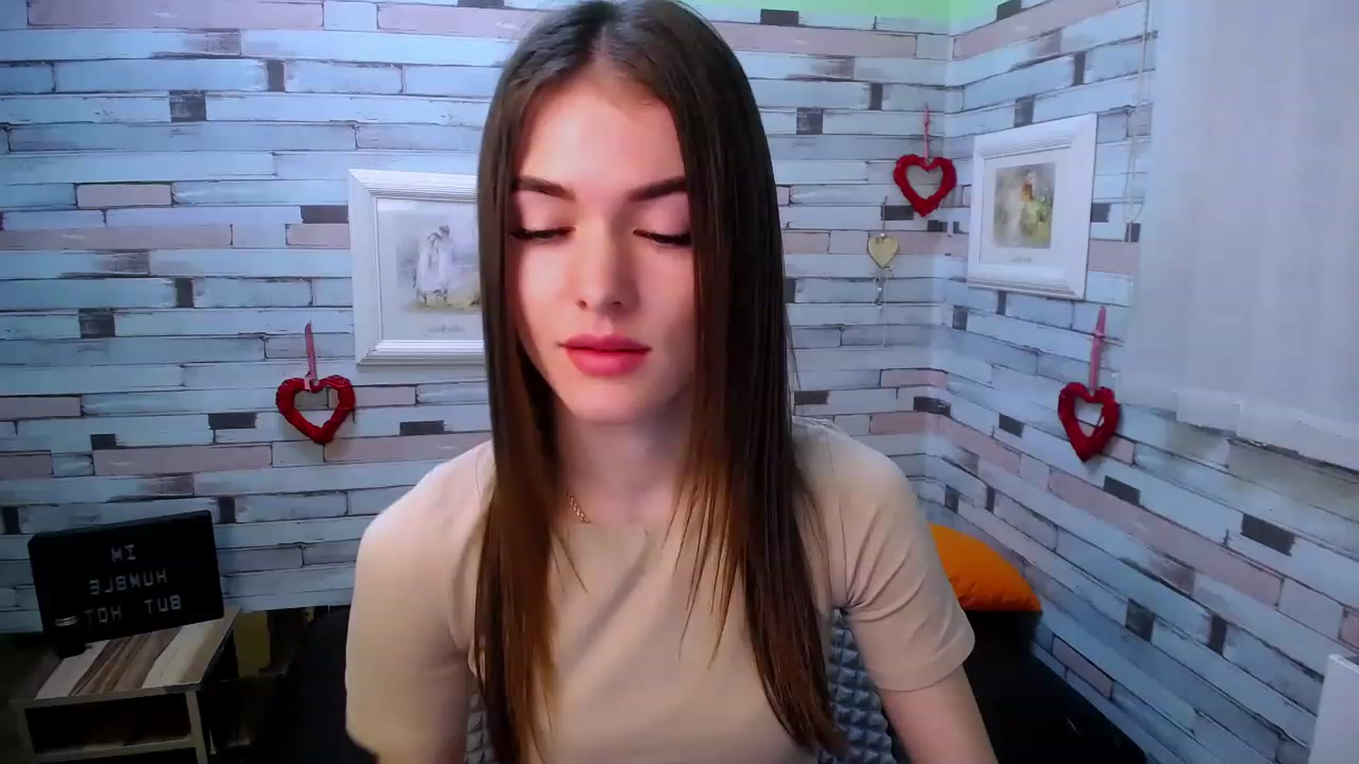Gallery image thumbnail from Mili_Sky_'s myfreecams stream on, 11/18/2022, 10:01 image 16 of 20