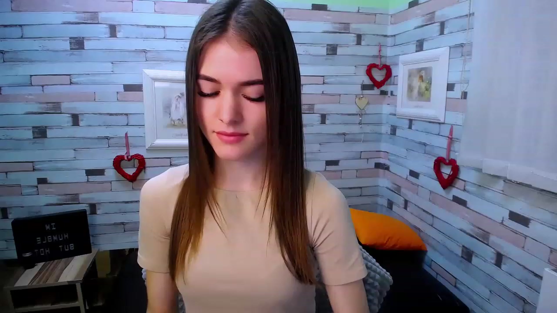 Gallery image thumbnail from Mili_Sky_'s myfreecams stream on, 11/18/2022, 10:01 image 19 of 20
