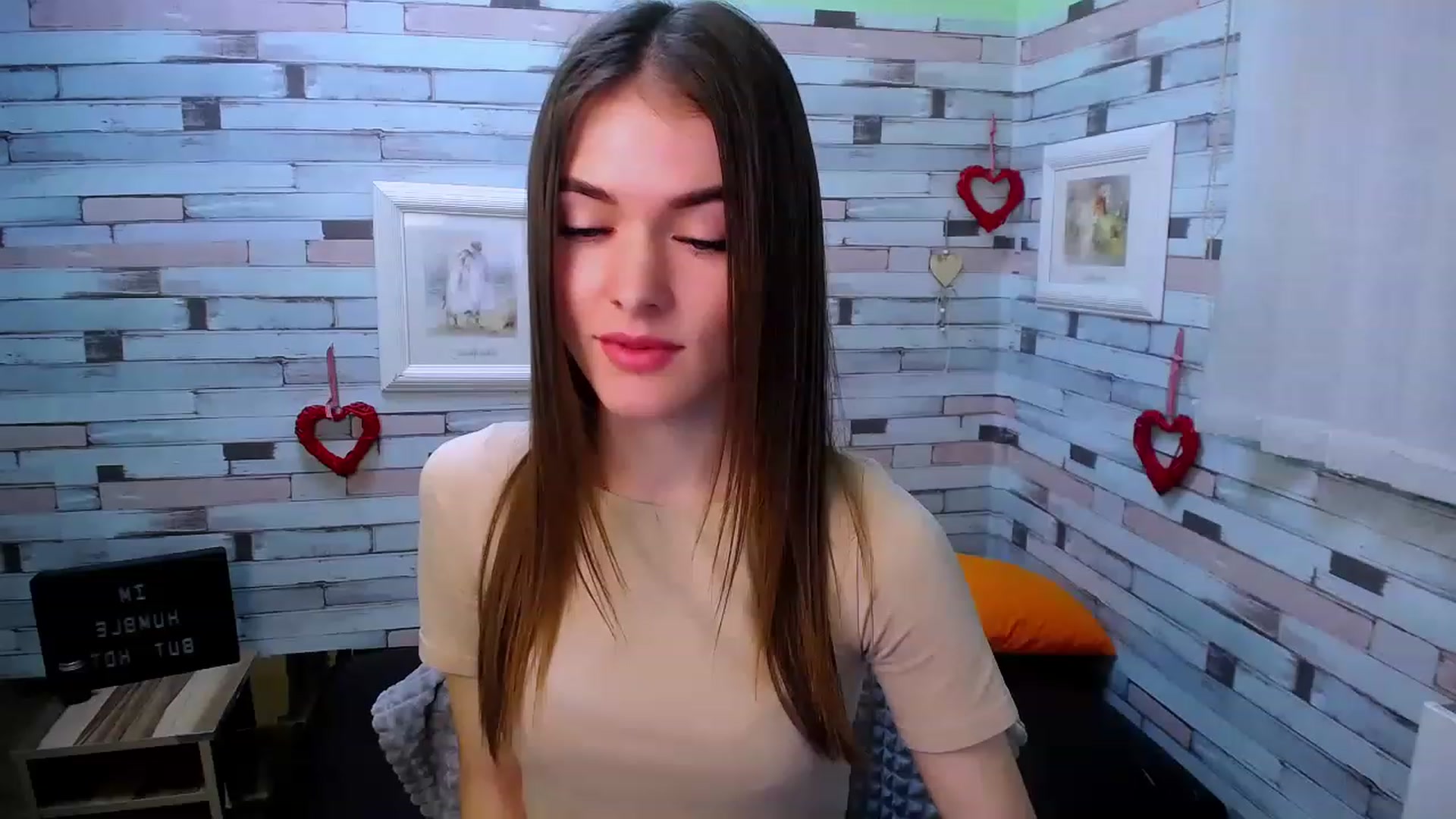 Gallery image thumbnail from Mili_Sky_'s myfreecams stream on, 11/18/2022, 10:01 image 14 of 20