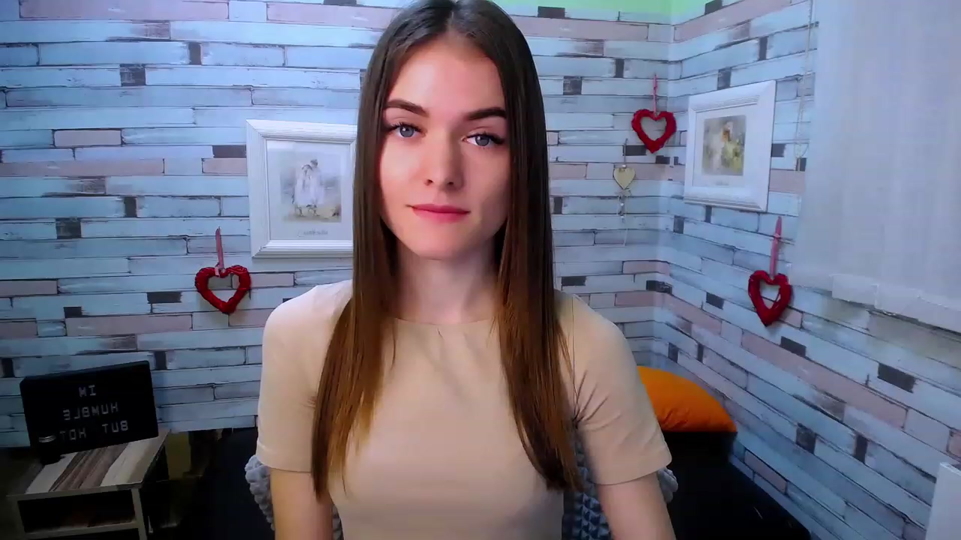 Gallery image thumbnail from Mili_Sky_'s myfreecams stream on, 11/18/2022, 10:01 image 18 of 20