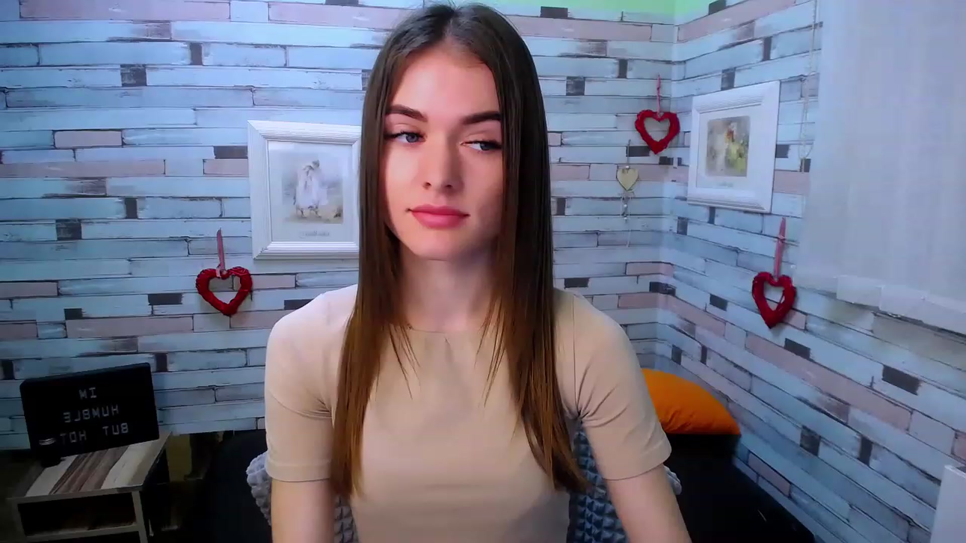 Gallery image thumbnail from Mili_Sky_'s myfreecams stream on, 11/18/2022, 10:01 image 4 of 20