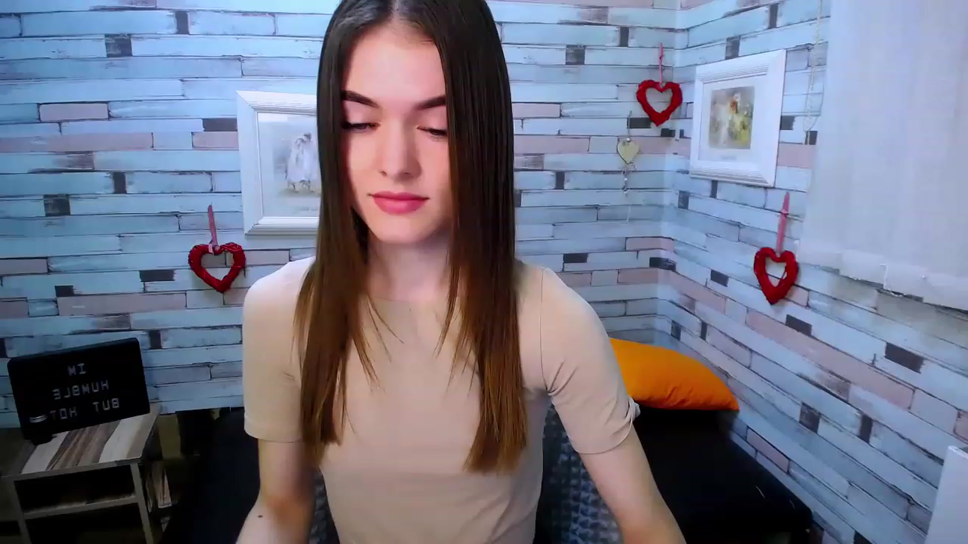 Gallery image thumbnail from Mili_Sky_'s myfreecams stream on, 11/21/2022, 09:04 image 18 of 20