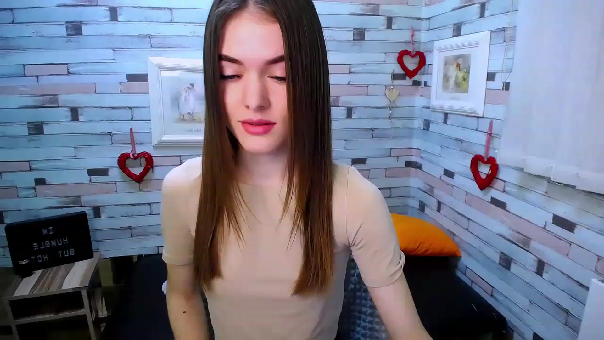 Gallery image thumbnail from Mili_Sky_'s myfreecams stream on, 11/21/2022, 09:04 image 15 of 20
