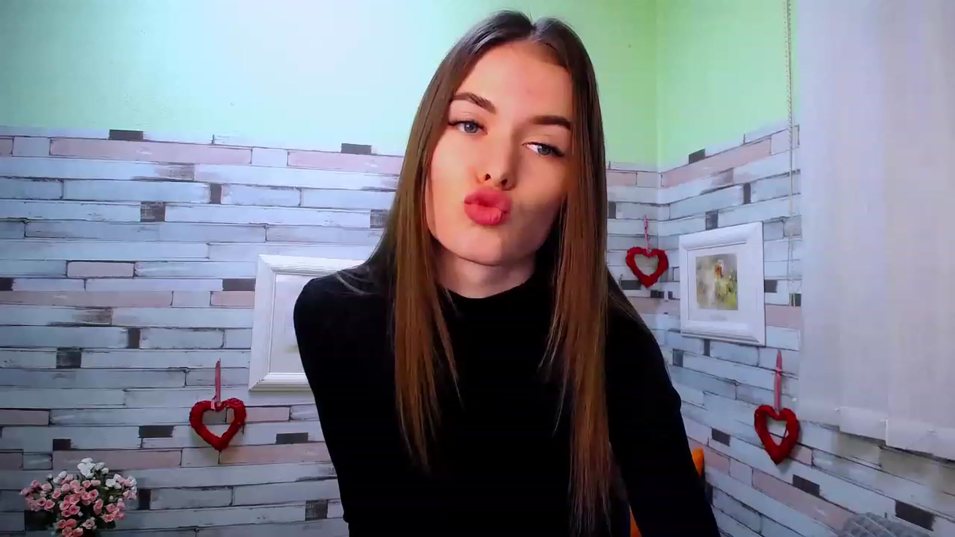 Gallery image thumbnail from Mili_Sky_'s myfreecams stream on, 12/01/2022, 13:25 image 12 of 20