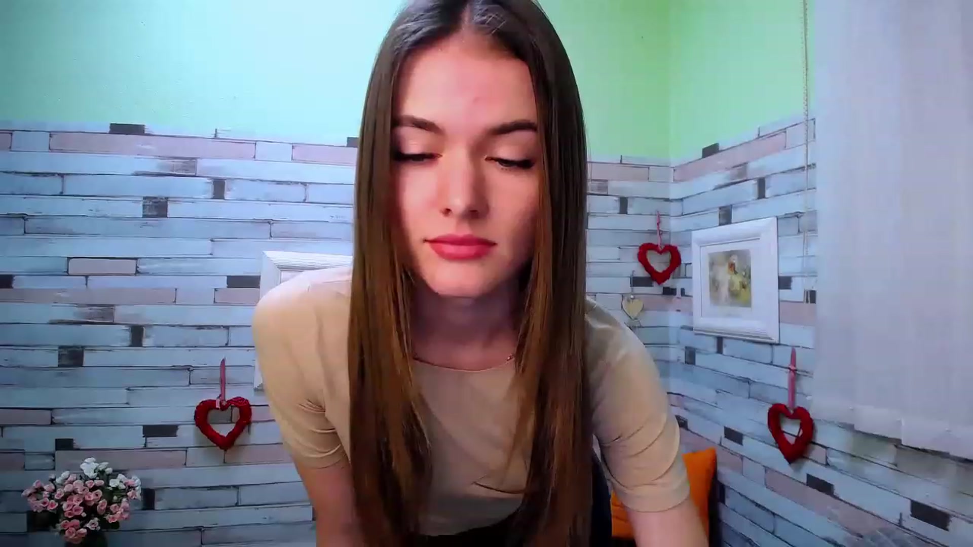 Gallery image thumbnail from Mili_Sky_'s myfreecams stream on, 12/01/2022, 13:25 image 20 of 20