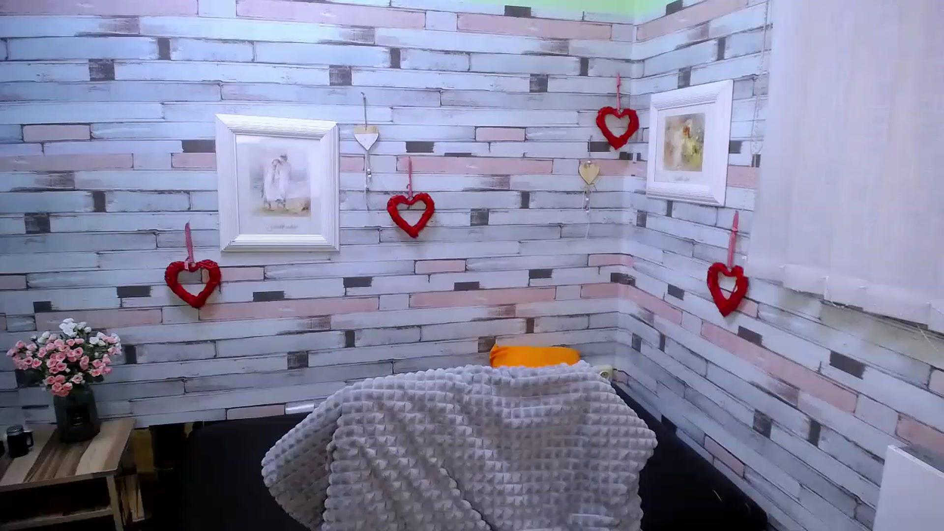 Gallery image thumbnail from Mili_Sky_'s myfreecams stream on, 12/02/2022, 15:14 image 19 of 20