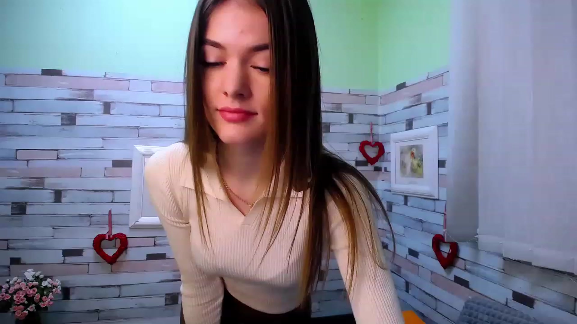 Gallery image thumbnail from Mili_Sky_'s myfreecams stream on, 12/03/2022, 11:09 image 3 of 20