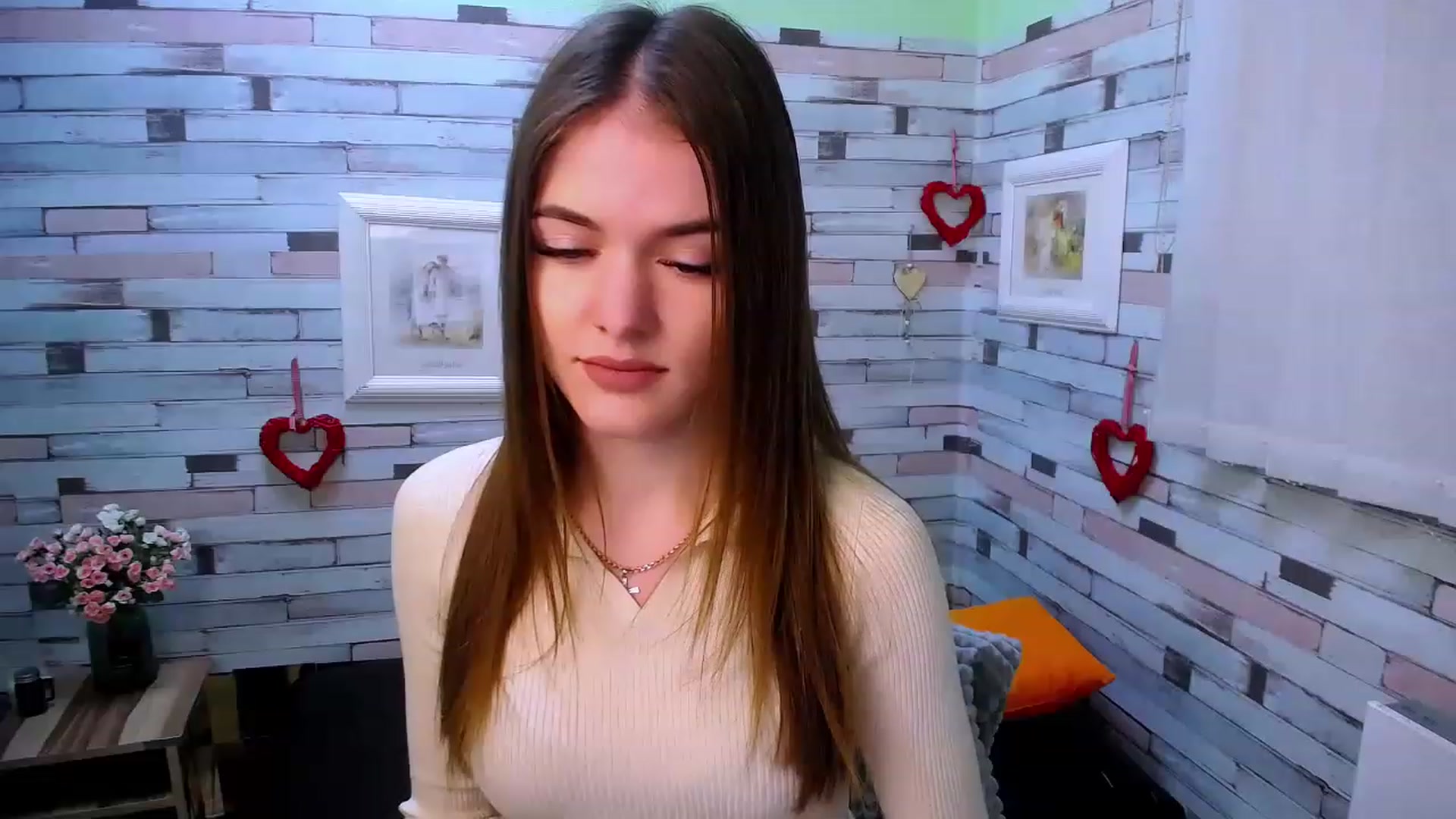 Gallery image thumbnail from Mili_Sky_'s myfreecams stream on, 12/03/2022, 16:37 image 10 of 20
