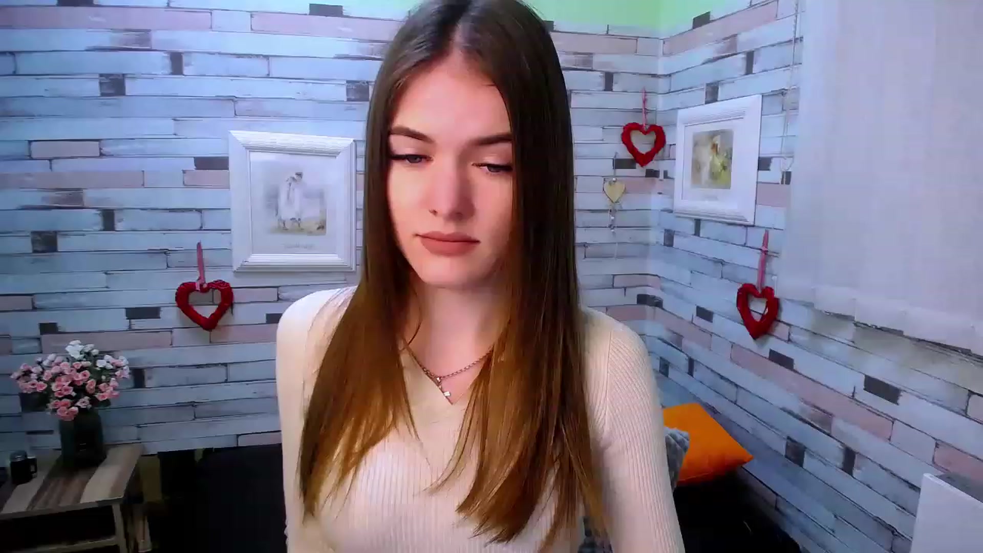Gallery image thumbnail from Mili_Sky_'s myfreecams stream on, 12/03/2022, 16:37 image 1 of 20