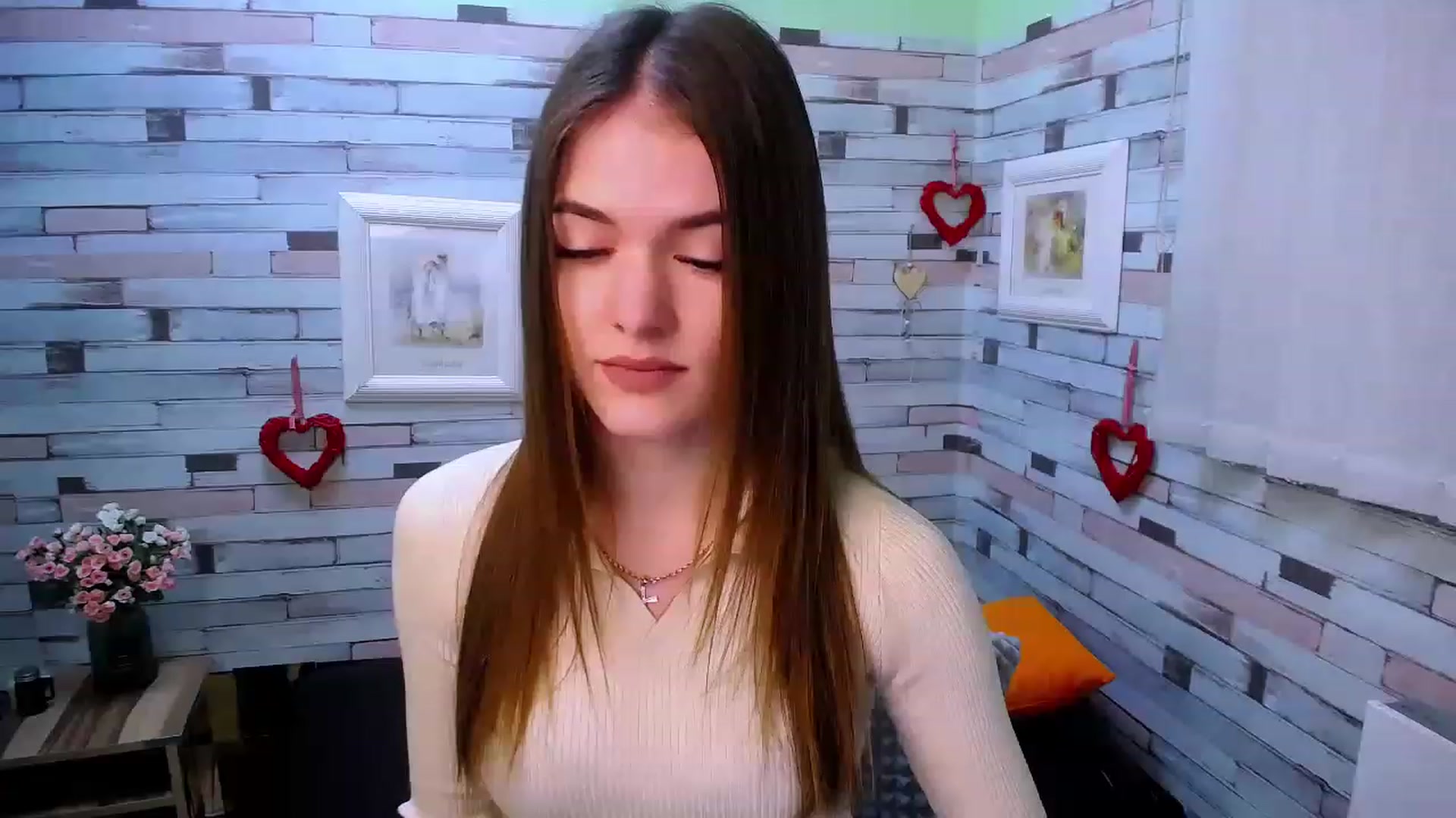 Gallery image thumbnail from Mili_Sky_'s myfreecams stream on, 12/03/2022, 16:37 image 16 of 20
