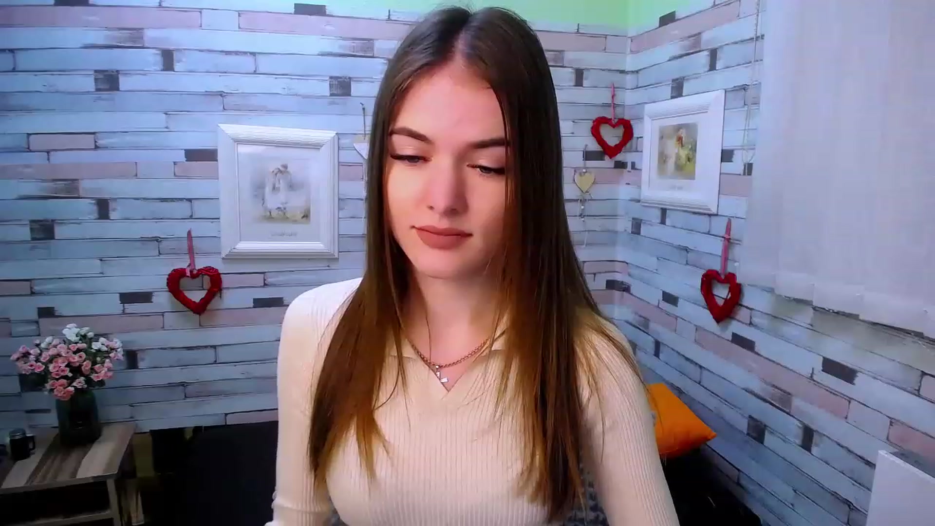 Gallery image thumbnail from Mili_Sky_'s myfreecams stream on, 12/03/2022, 16:37 image 5 of 20
