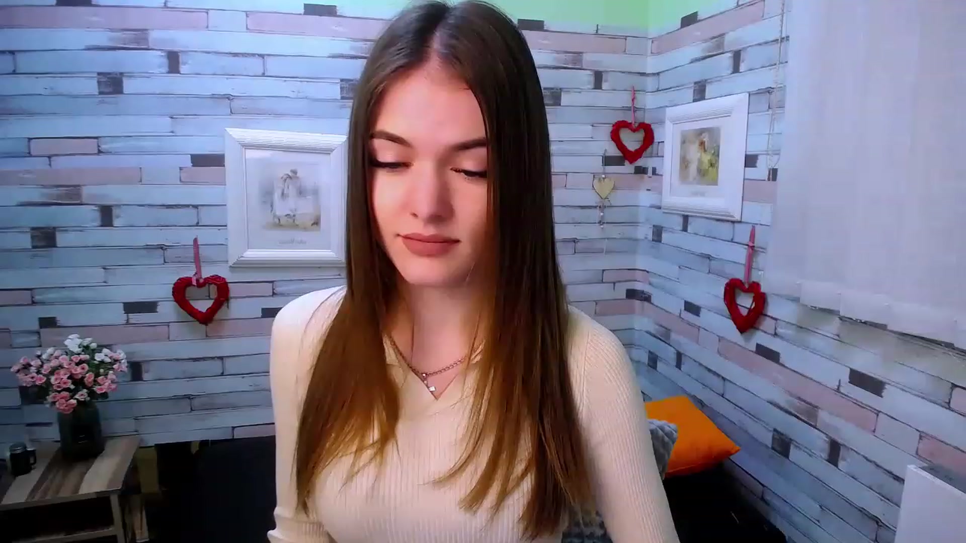 Gallery image thumbnail from Mili_Sky_'s myfreecams stream on, 12/03/2022, 16:37 image 3 of 20