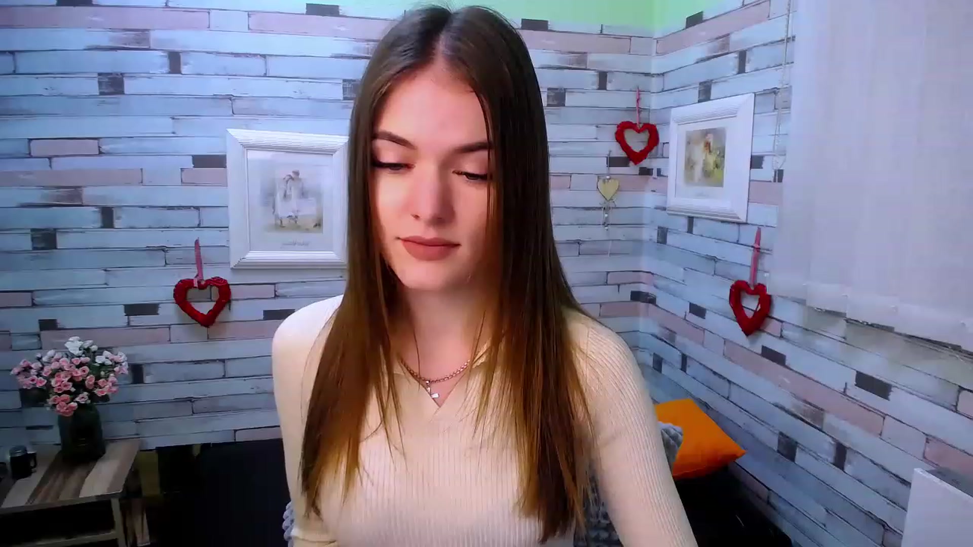Gallery image thumbnail from Mili_Sky_'s myfreecams stream on, 12/03/2022, 16:37 image 7 of 20