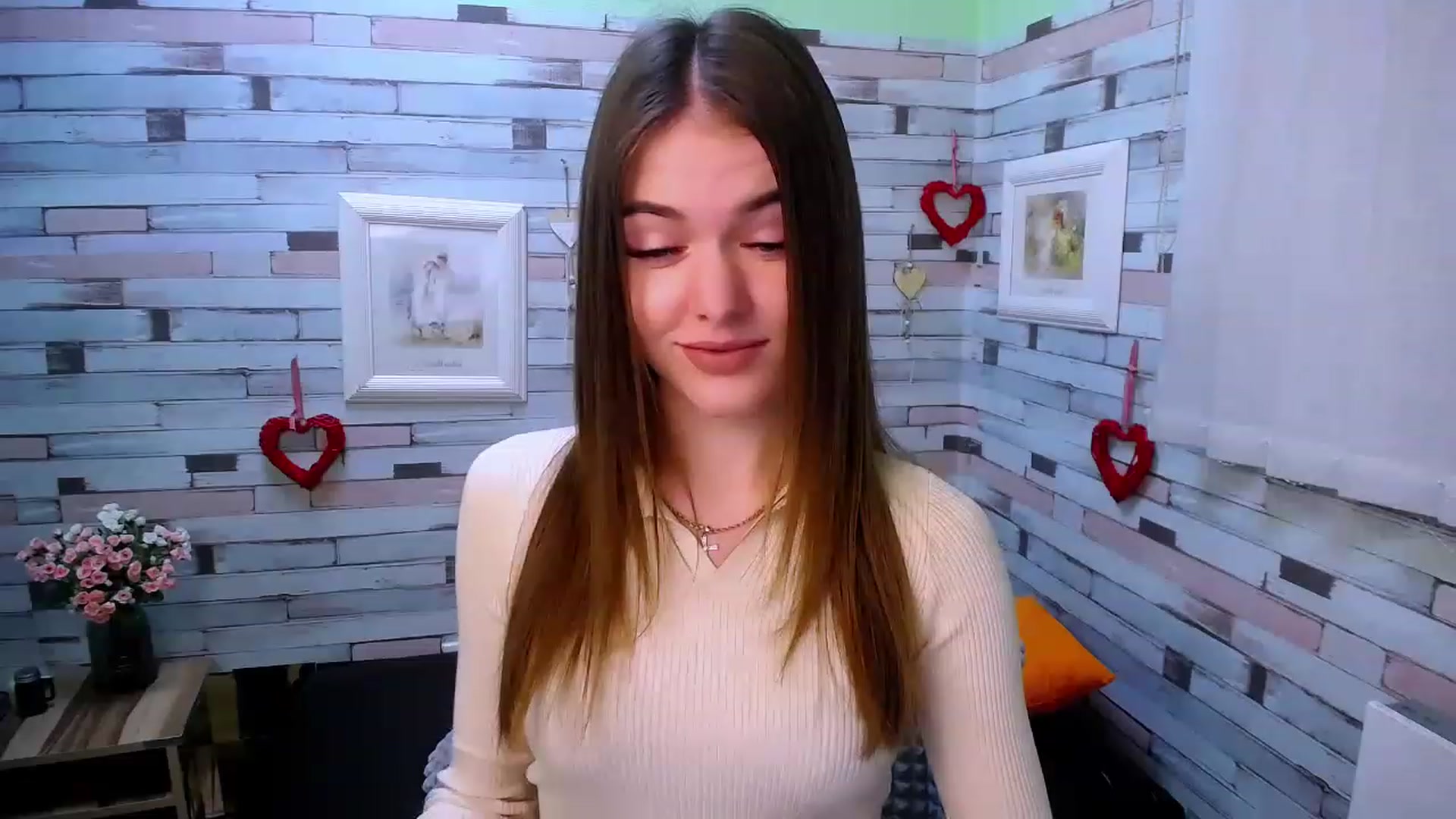 Gallery image thumbnail from Mili_Sky_'s myfreecams stream on, 12/03/2022, 16:37 image 17 of 20