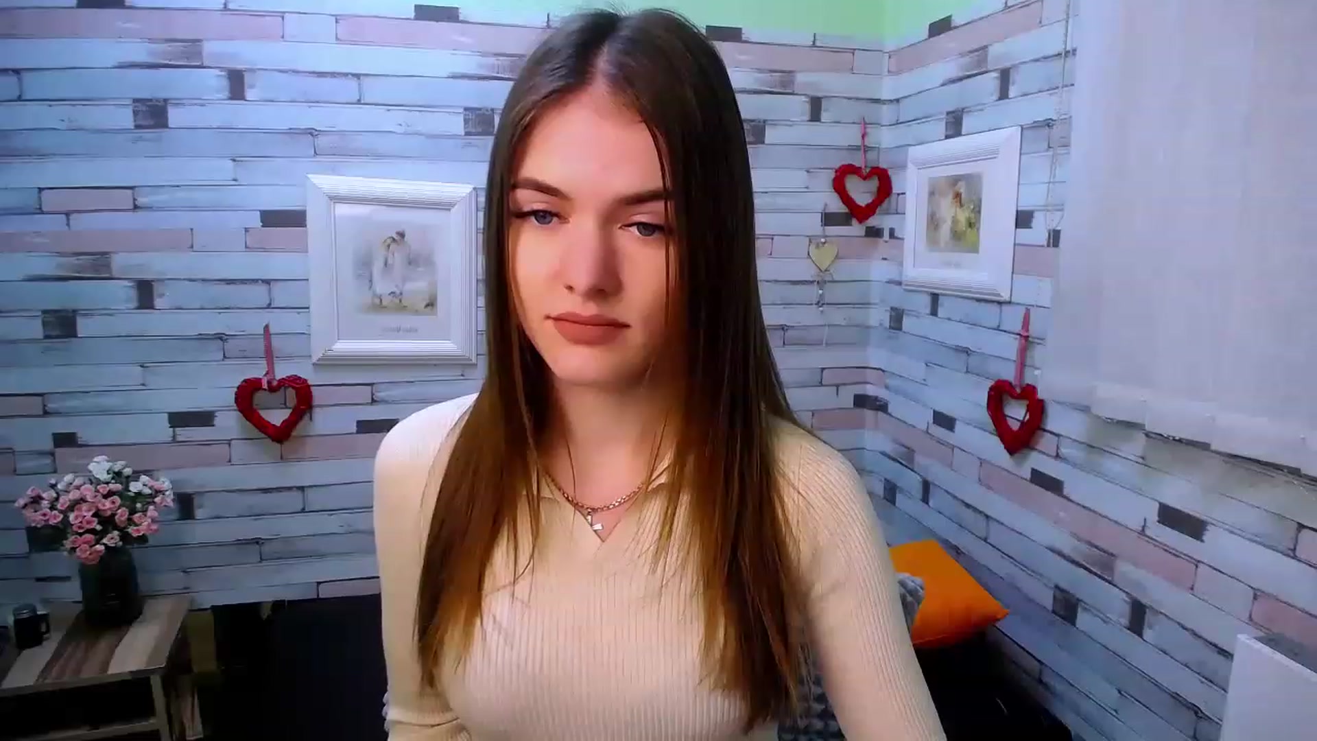 Gallery image thumbnail from Mili_Sky_'s myfreecams stream on, 12/03/2022, 16:37 image 8 of 20
