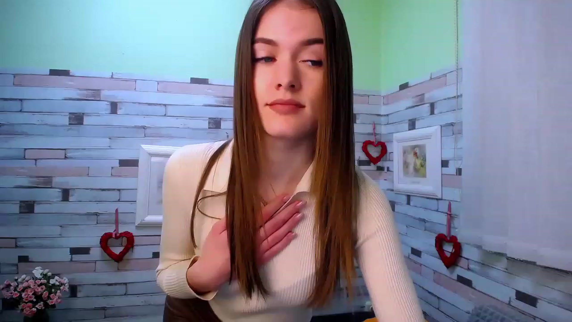 Gallery image thumbnail from Mili_Sky_'s myfreecams stream on, 12/03/2022, 17:58 image 15 of 20