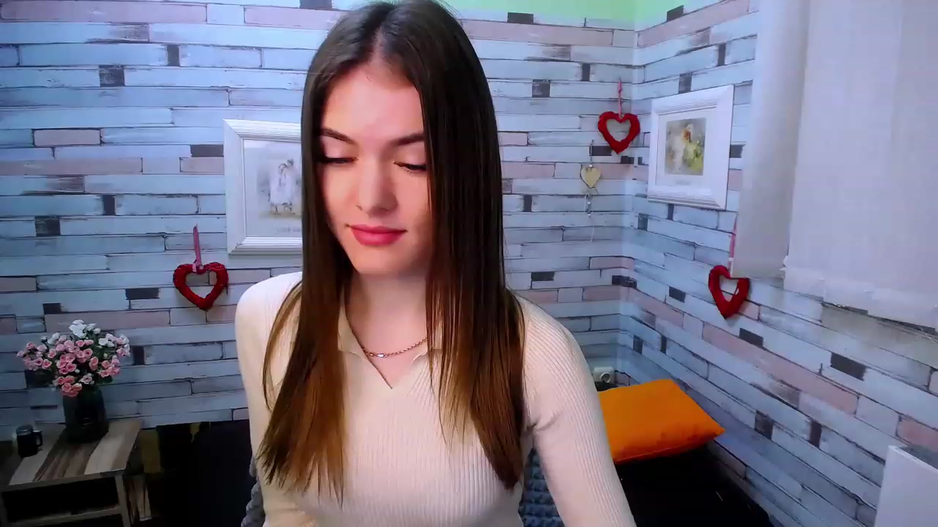 Gallery image thumbnail from Mili_Sky_'s myfreecams stream on, 12/04/2022, 07:57 image 16 of 20