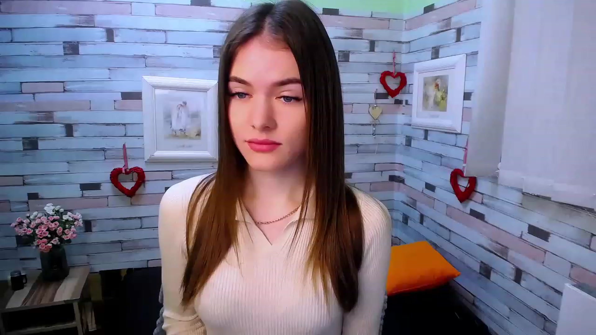 Gallery image thumbnail from Mili_Sky_'s myfreecams stream on, 12/04/2022, 07:57 image 10 of 20