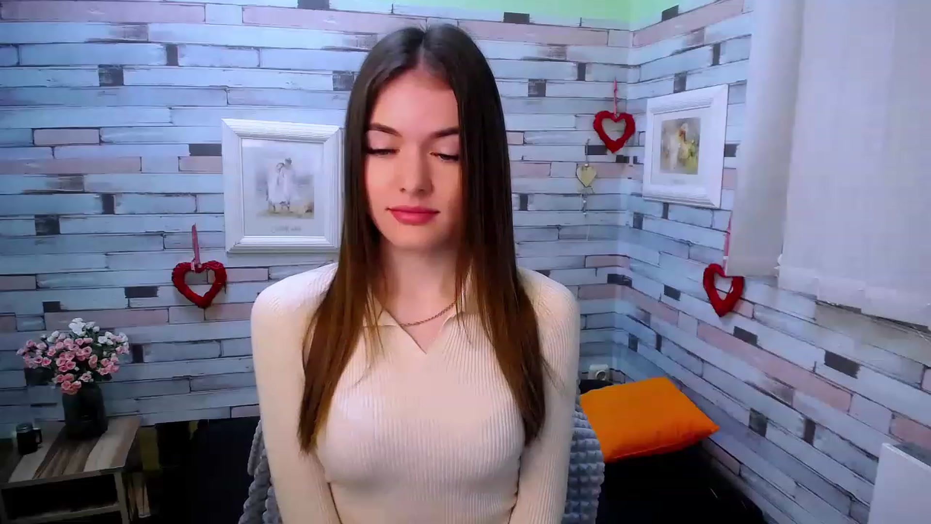 Gallery image thumbnail from Mili_Sky_'s myfreecams stream on, 12/04/2022, 07:57 image 18 of 20