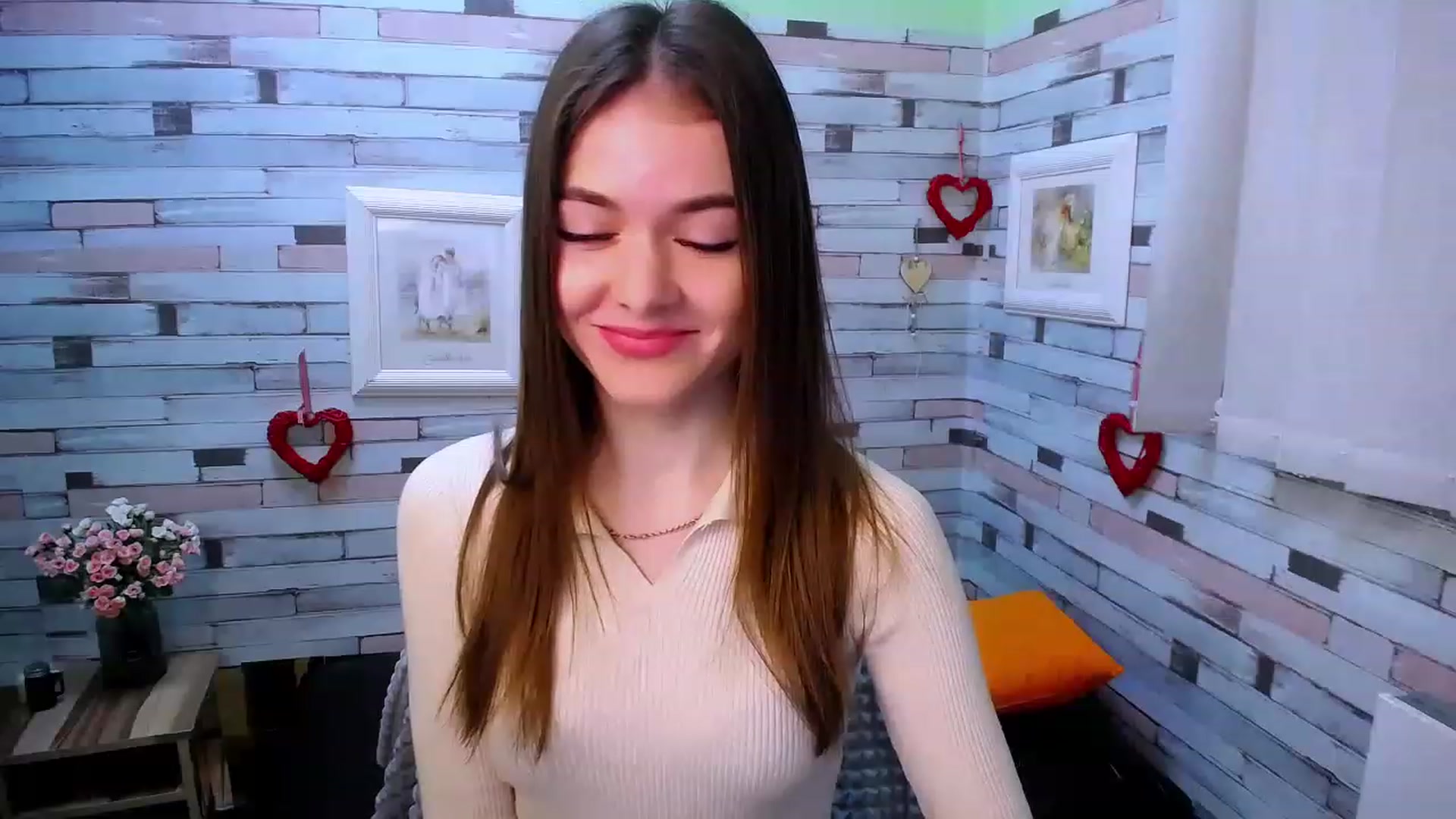 Gallery image thumbnail from Mili_Sky_'s myfreecams stream on, 12/04/2022, 07:57 image 5 of 20