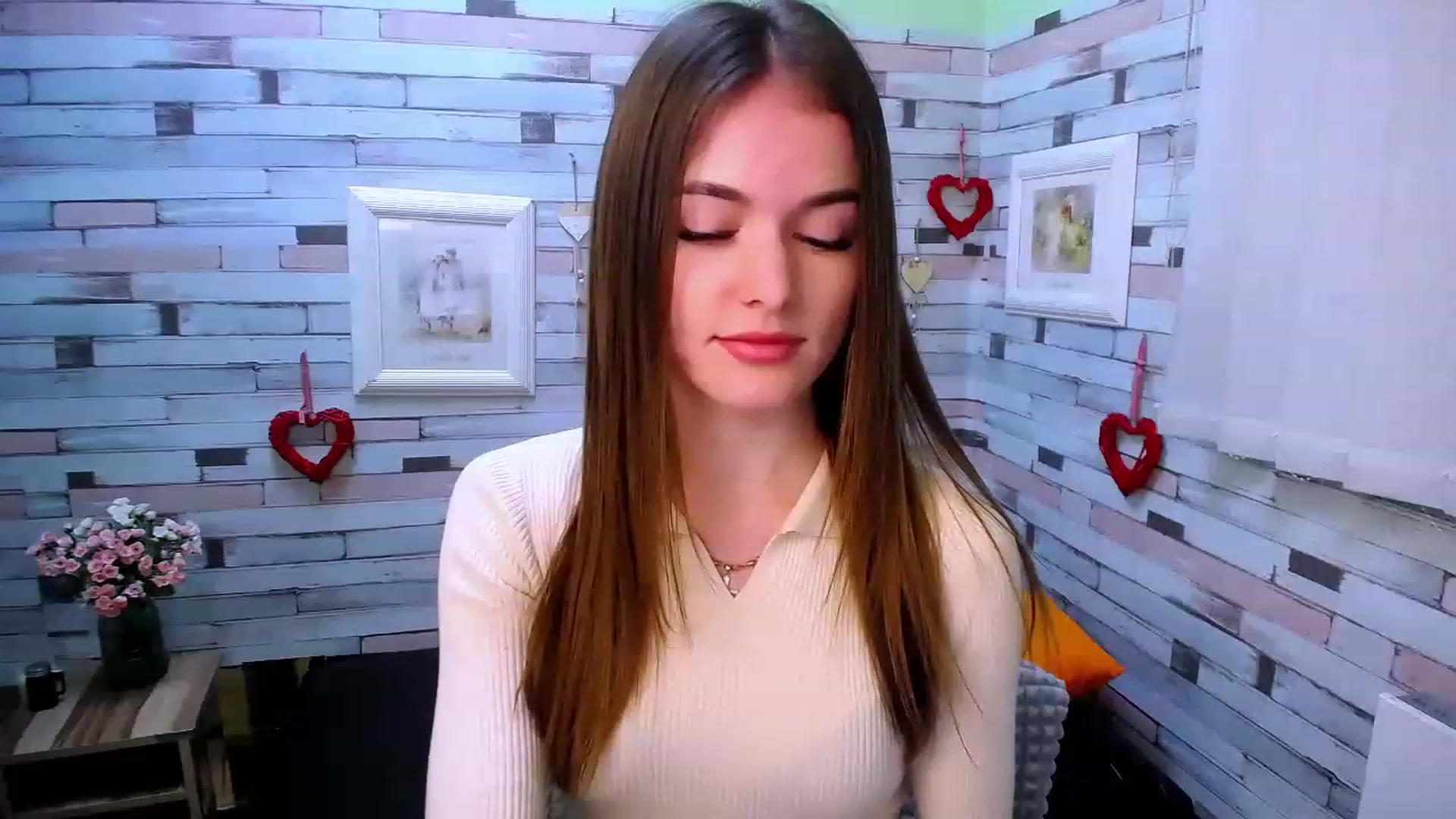 Gallery image thumbnail from Mili_Sky_'s myfreecams stream on, 12/04/2022, 13:05 image 1 of 20