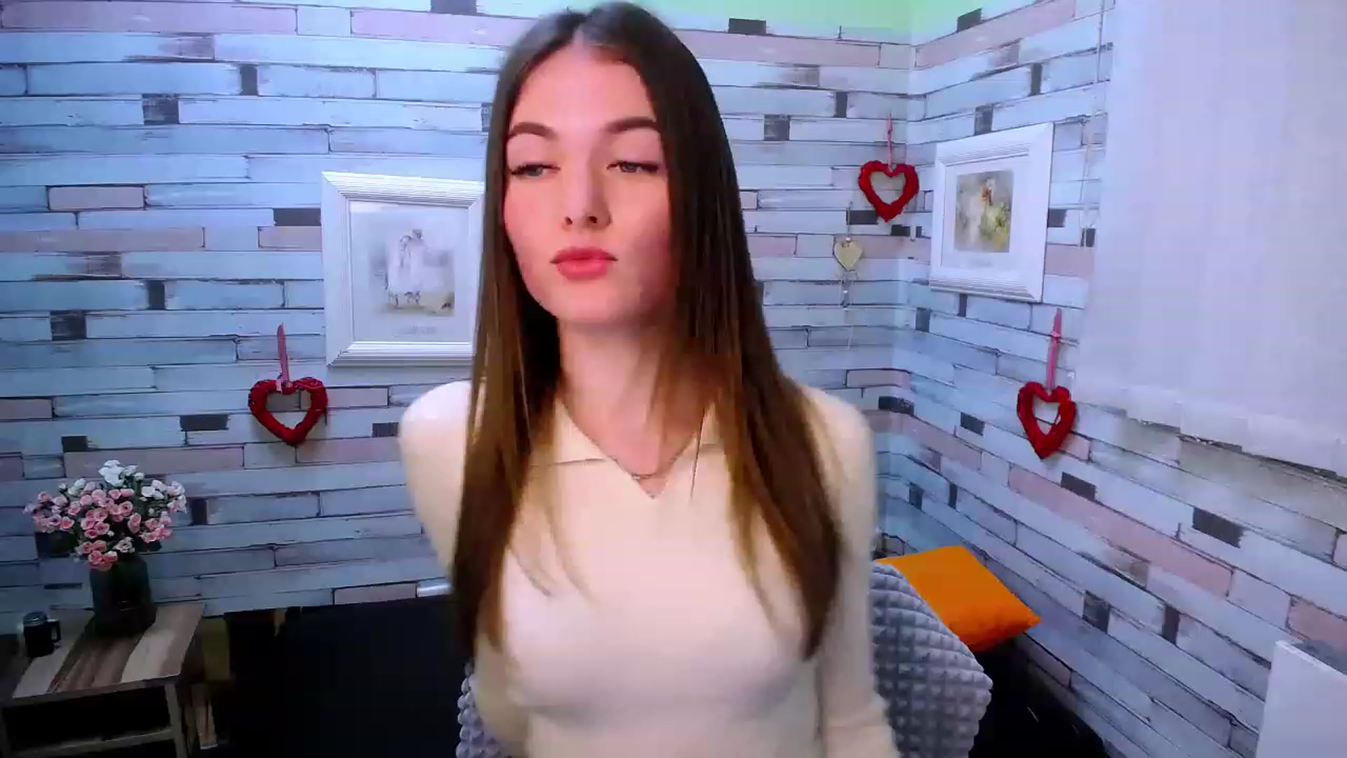 Gallery image thumbnail from Mili_Sky_'s myfreecams stream on, 12/04/2022, 13:05 image 10 of 20