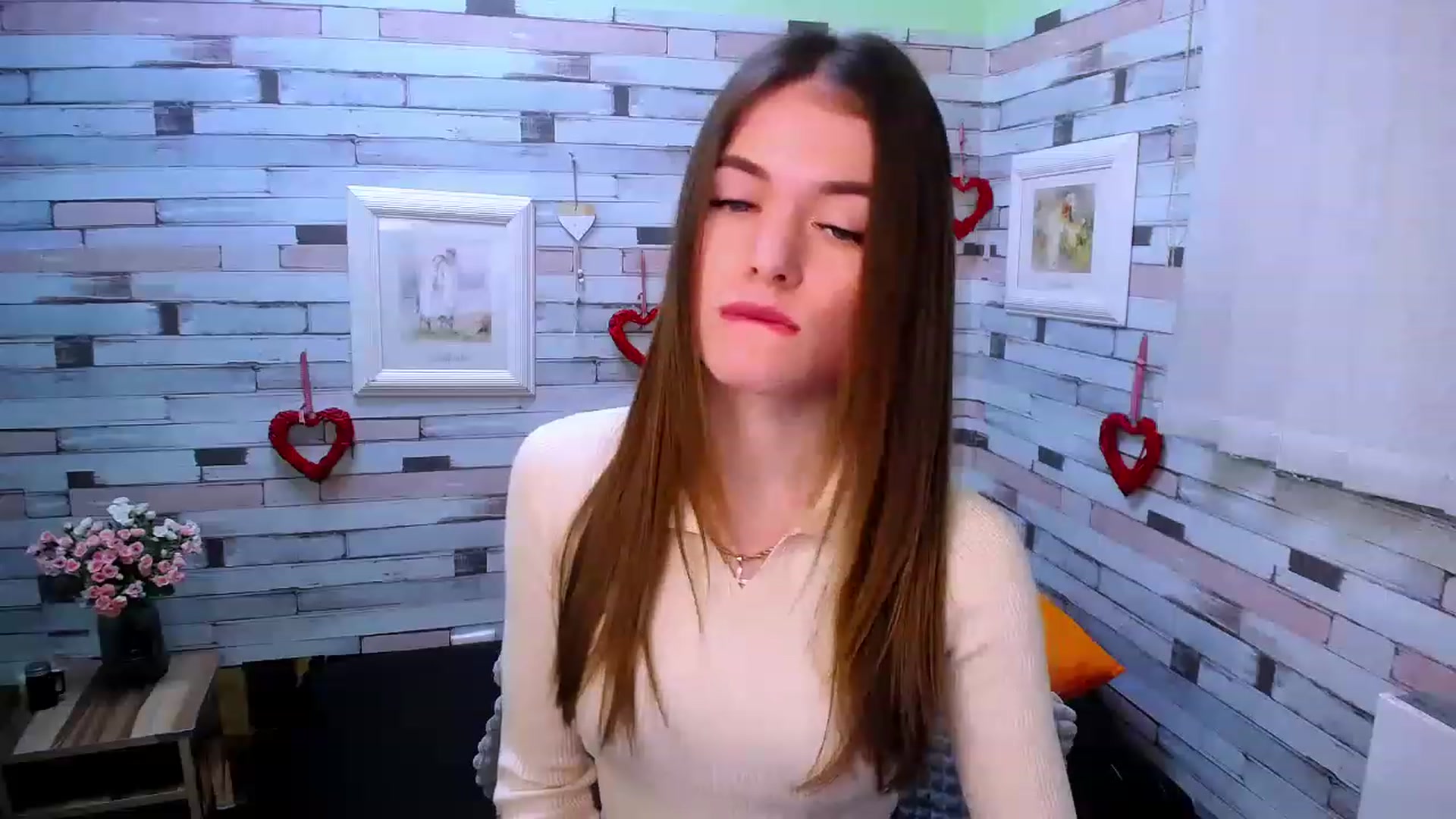 Gallery image thumbnail from Mili_Sky_'s myfreecams stream on, 12/04/2022, 13:05 image 6 of 20