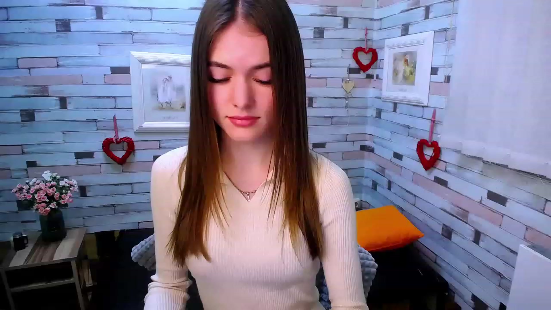Gallery image thumbnail from Mili_Sky_'s myfreecams stream on, 12/04/2022, 13:53 image 8 of 20