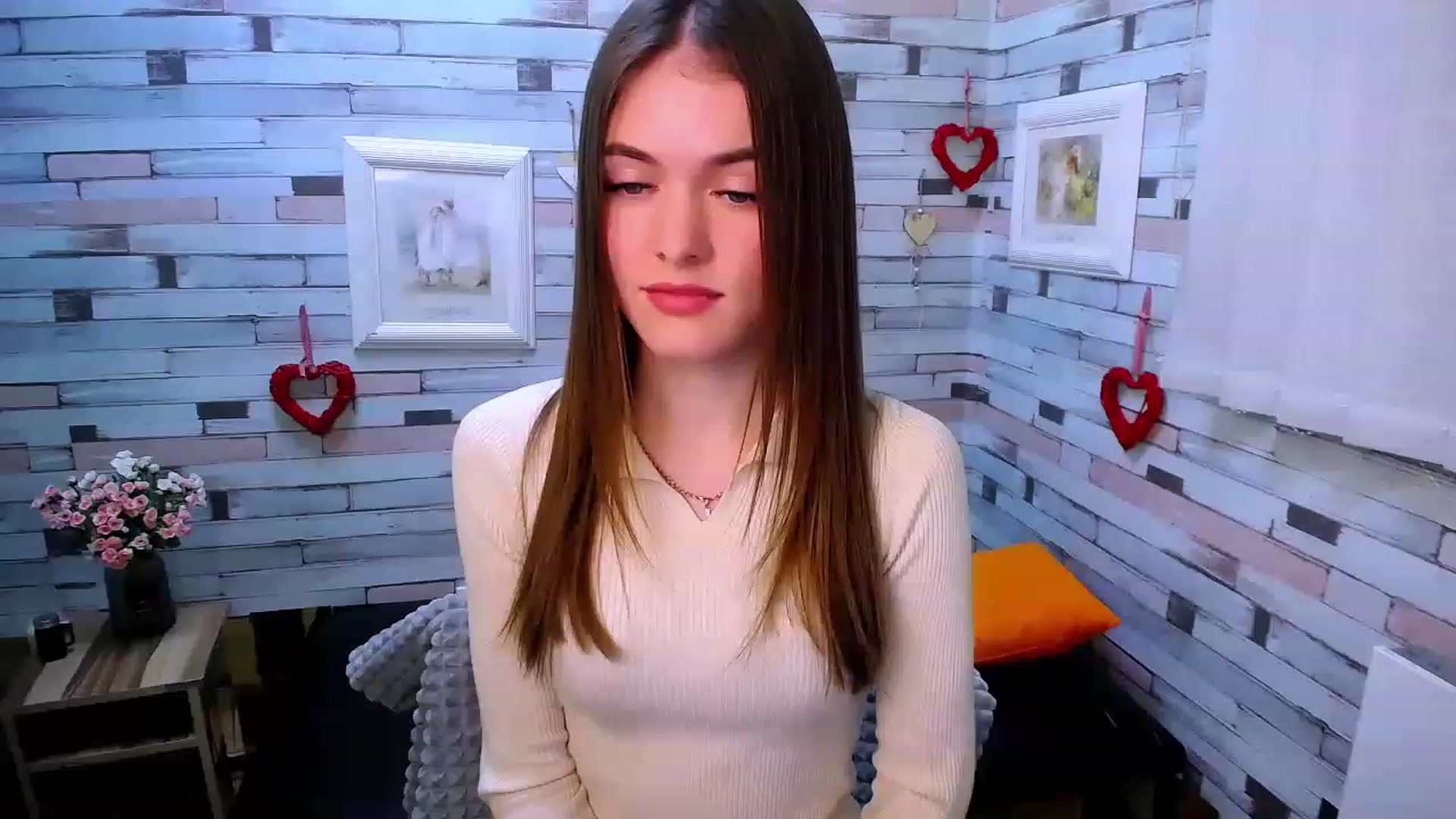 Gallery image thumbnail from Mili_Sky_'s myfreecams stream on, 12/04/2022, 13:53 image 12 of 20