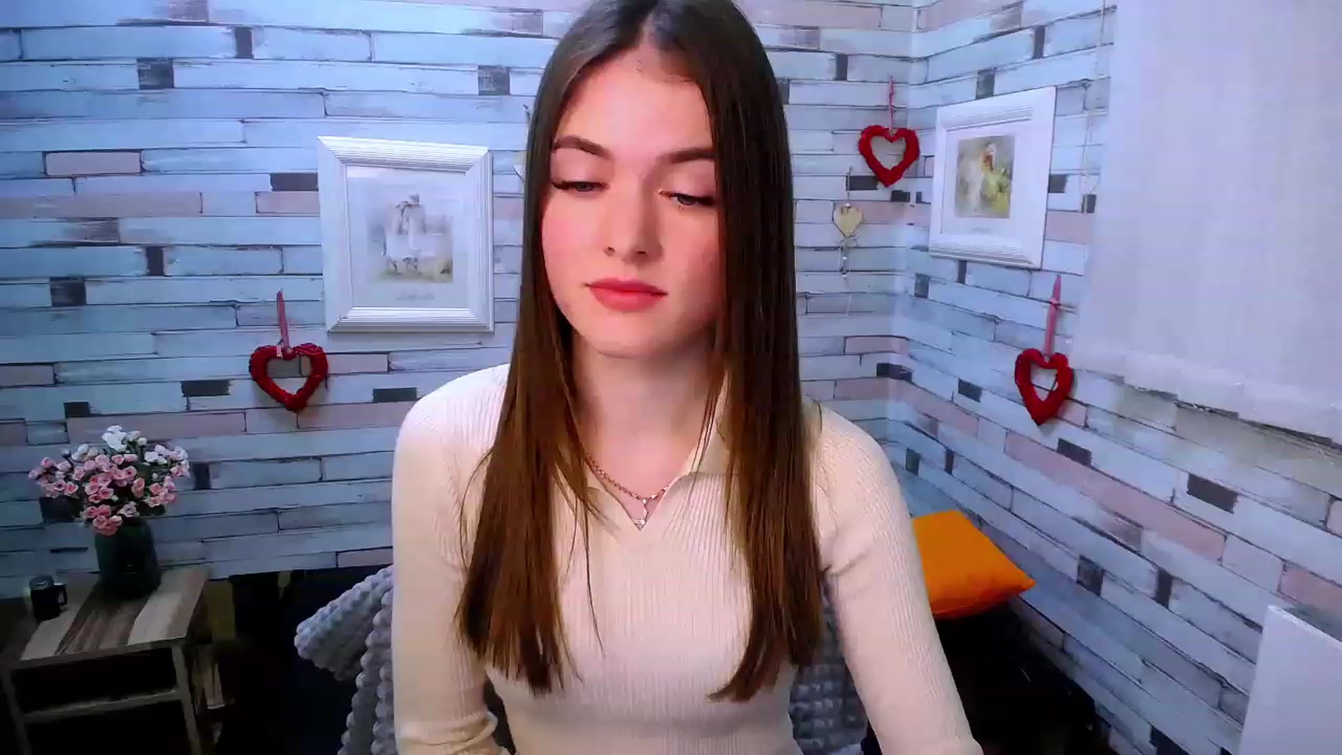 Gallery image thumbnail from Mili_Sky_'s myfreecams stream on, 12/04/2022, 13:53 image 4 of 20