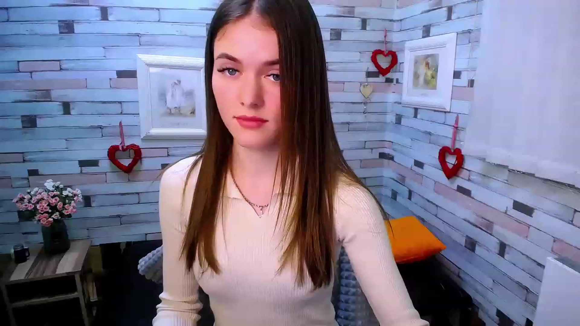 Gallery image thumbnail from Mili_Sky_'s myfreecams stream on, 12/04/2022, 13:53 image 15 of 20