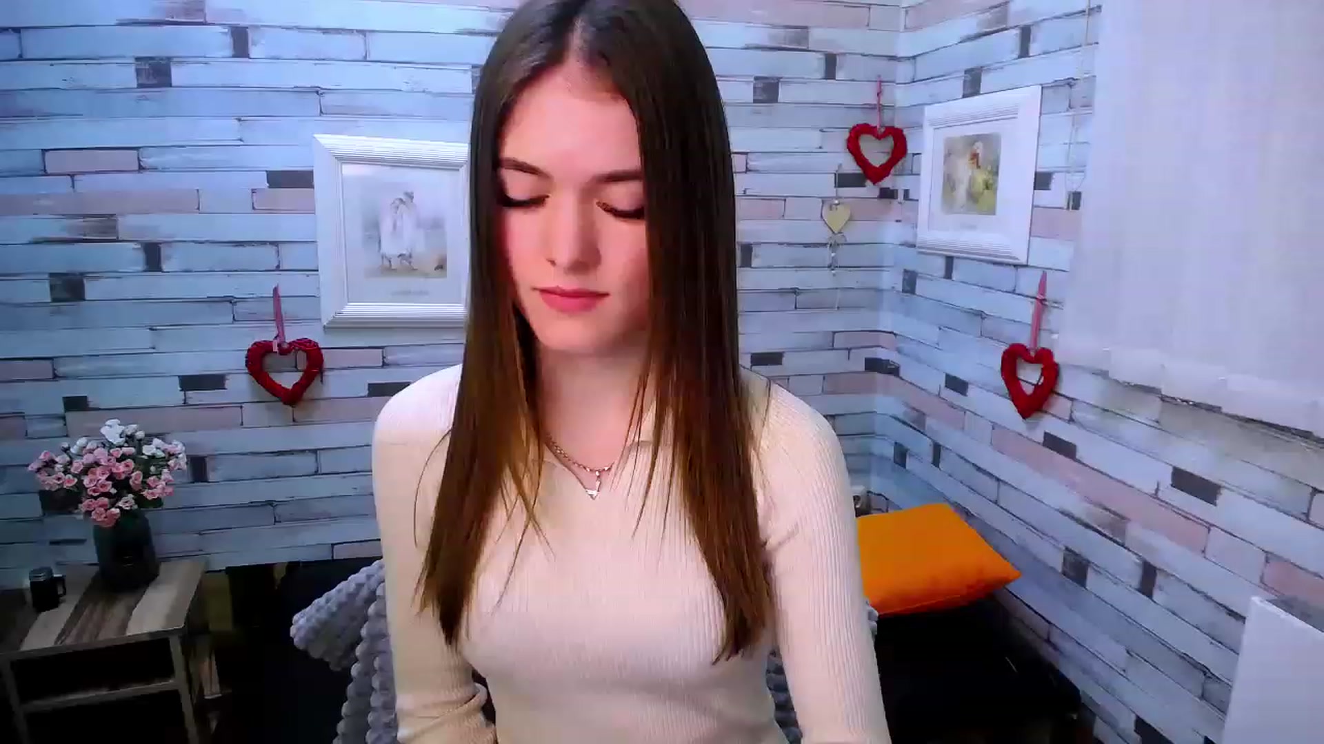 Gallery image thumbnail from Mili_Sky_'s myfreecams stream on, 12/04/2022, 13:53 image 1 of 20
