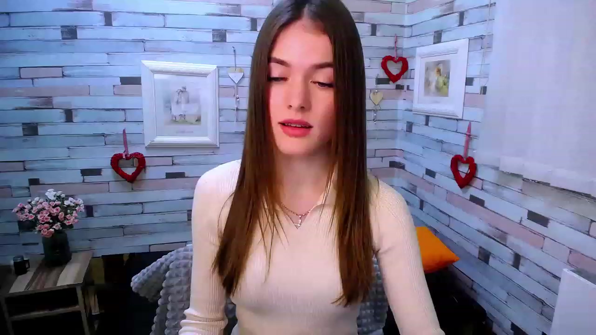Gallery image thumbnail from Mili_Sky_'s myfreecams stream on, 12/04/2022, 13:53 image 2 of 20