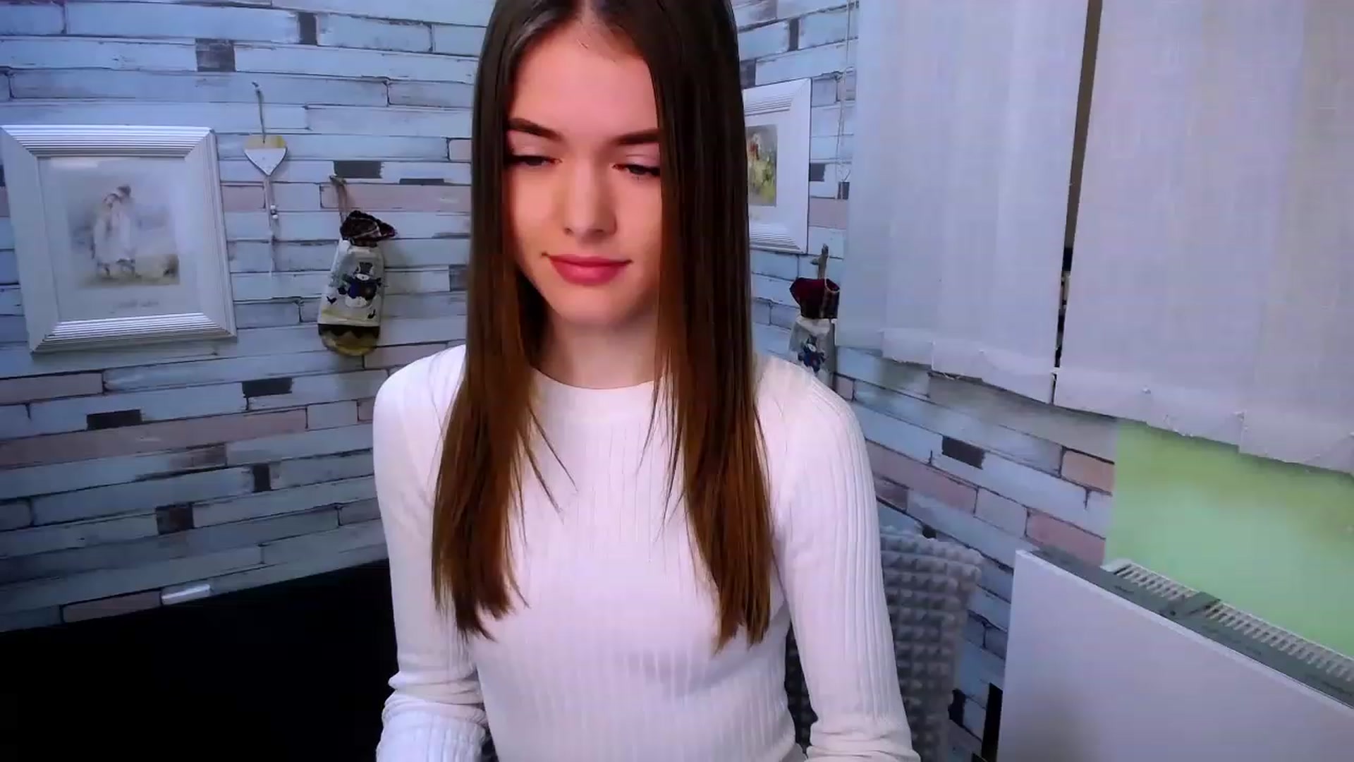 Gallery image thumbnail from Mili_Sky_'s myfreecams stream on, 12/11/2022, 07:49 image 15 of 20
