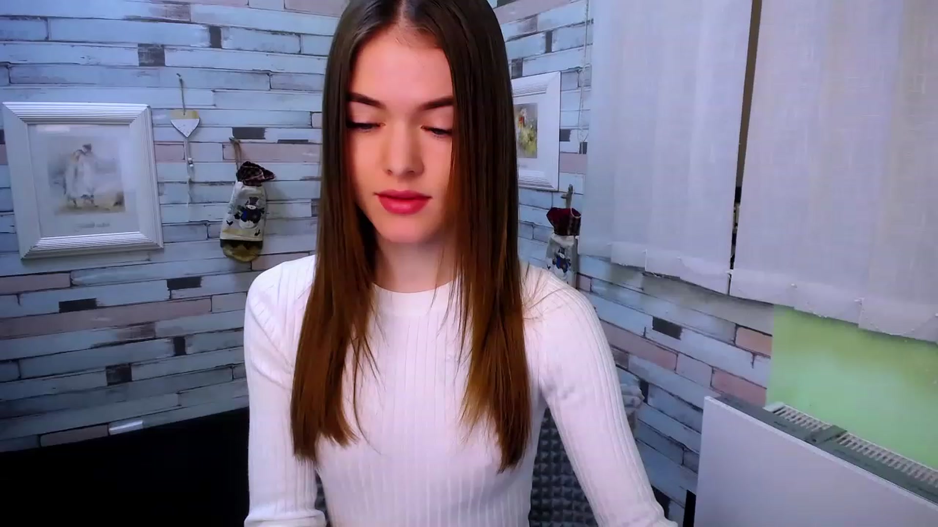 Gallery image thumbnail from Mili_Sky_'s myfreecams stream on, 12/11/2022, 08:16 image 6 of 20