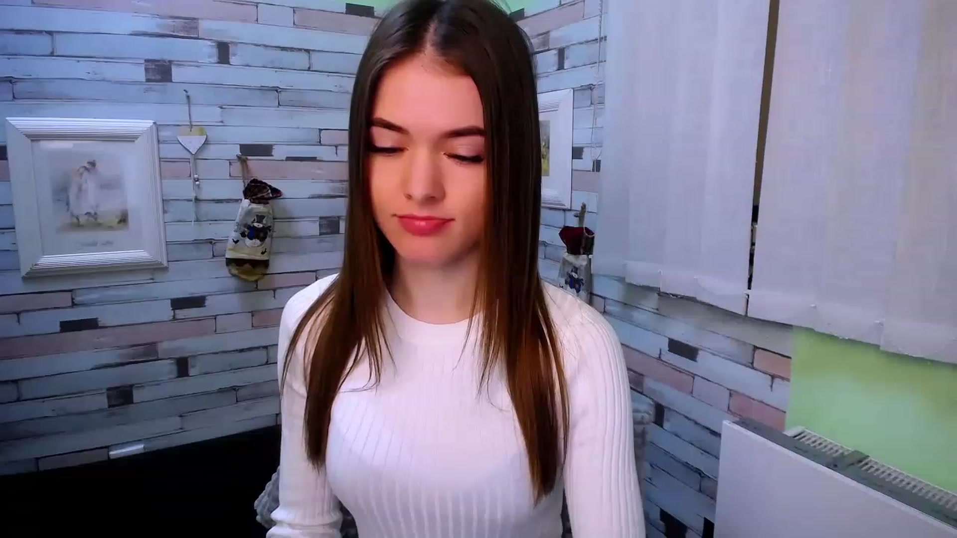 Gallery image thumbnail from Mili_Sky_'s myfreecams stream on, 12/11/2022, 08:42 image 3 of 20