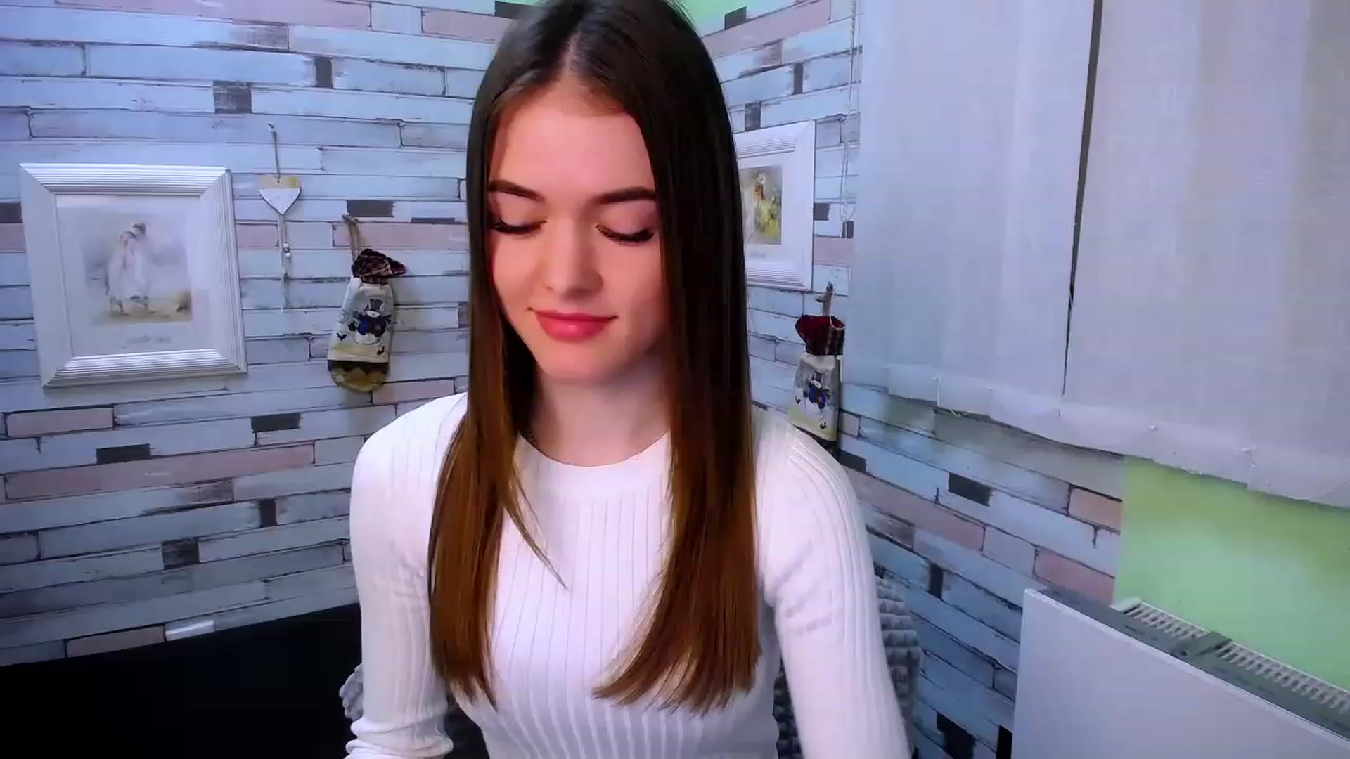 Gallery image thumbnail from Mili_Sky_'s myfreecams stream on, 12/11/2022, 11:18 image 15 of 20
