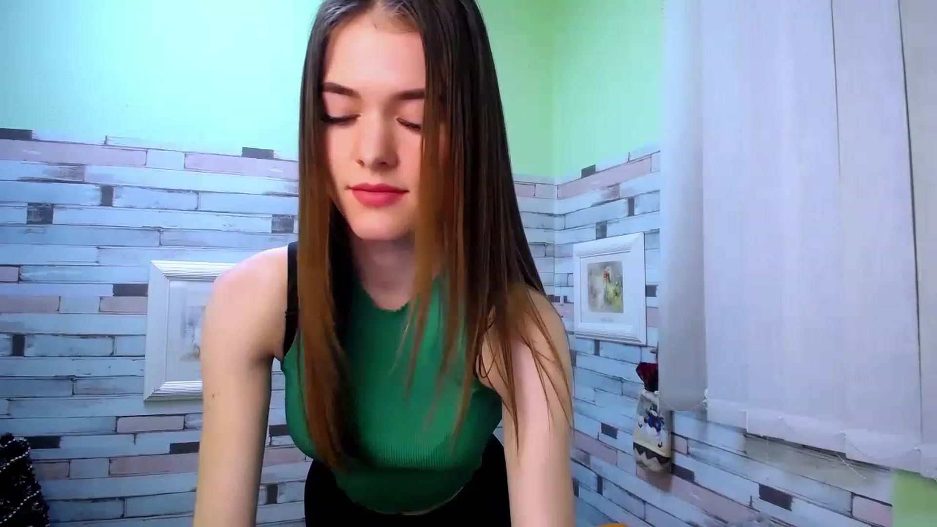 Gallery image thumbnail from Mili_Sky_'s myfreecams stream on, 12/11/2022, 14:07 image 11 of 20