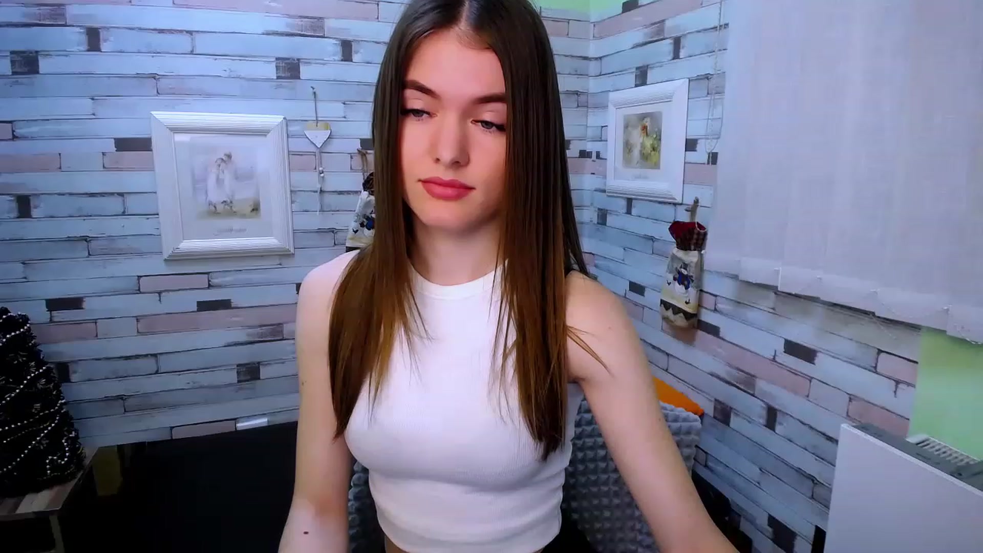 Gallery image thumbnail from Mili_Sky_'s myfreecams stream on, 12/15/2022, 09:48 image 13 of 20
