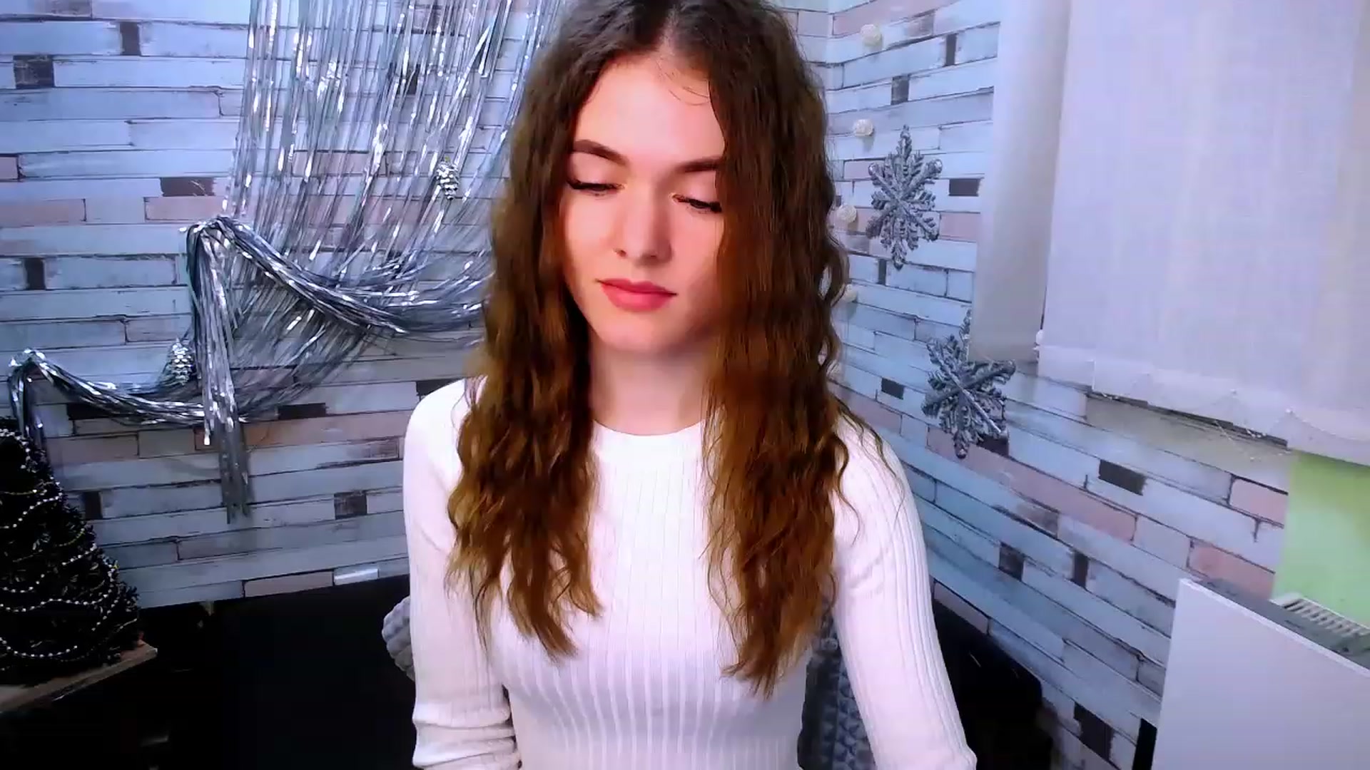 Gallery image thumbnail from Mili_Sky_'s myfreecams stream on, 12/16/2022, 17:31 image 13 of 20