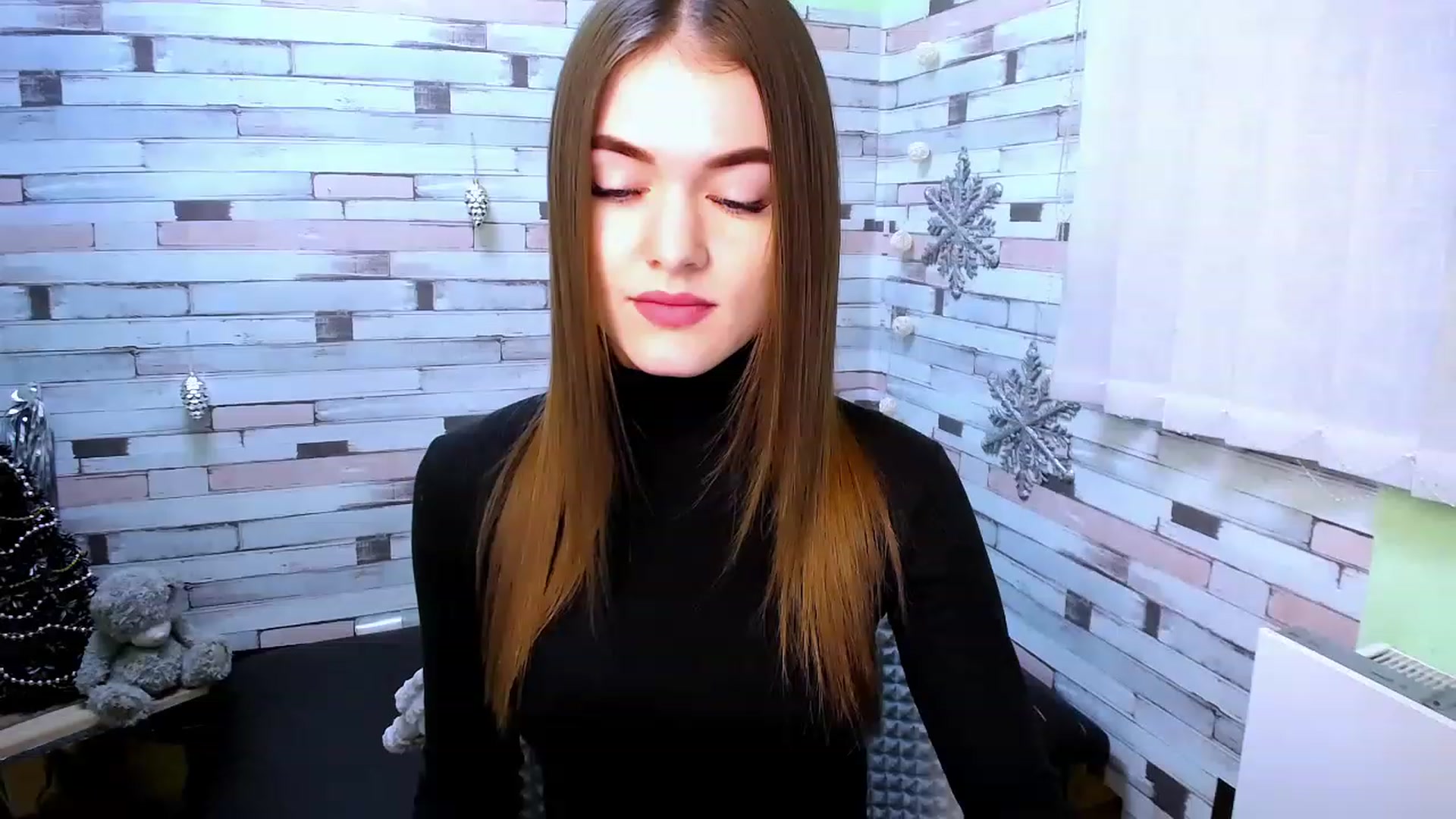 Gallery image thumbnail from Mili_Sky_'s myfreecams stream on, 12/19/2022, 07:34 image 10 of 20