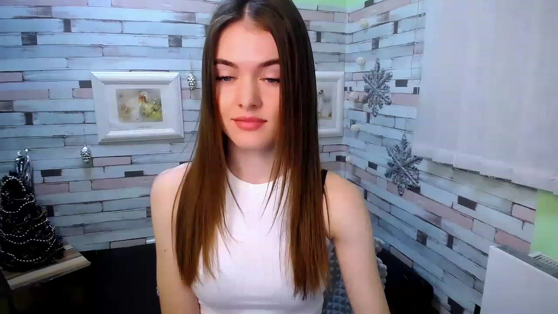 Gallery image thumbnail from Mili_Sky_'s myfreecams stream on, 12/23/2022, 09:15 image 9 of 20