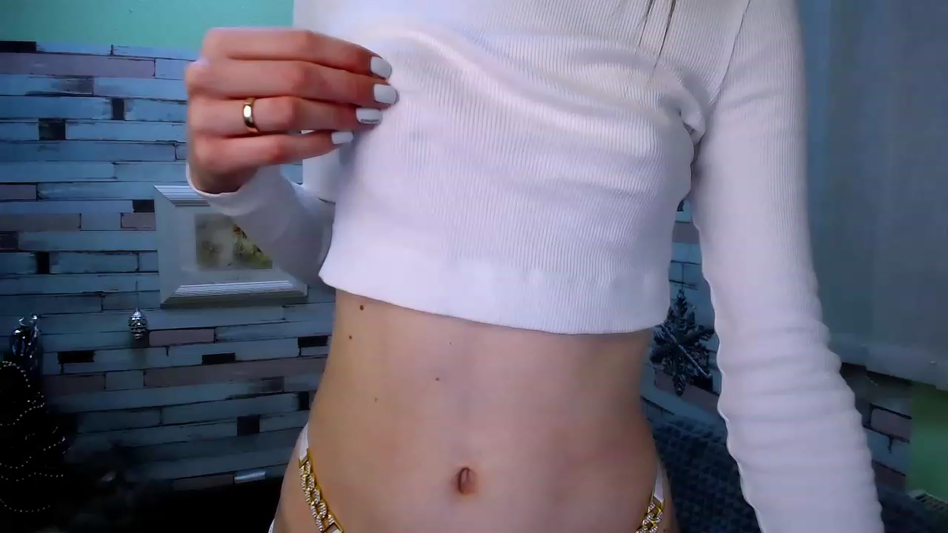 Gallery image thumbnail from Mili_Sky_'s myfreecams stream on, 12/25/2022, 12:04 image 9 of 20