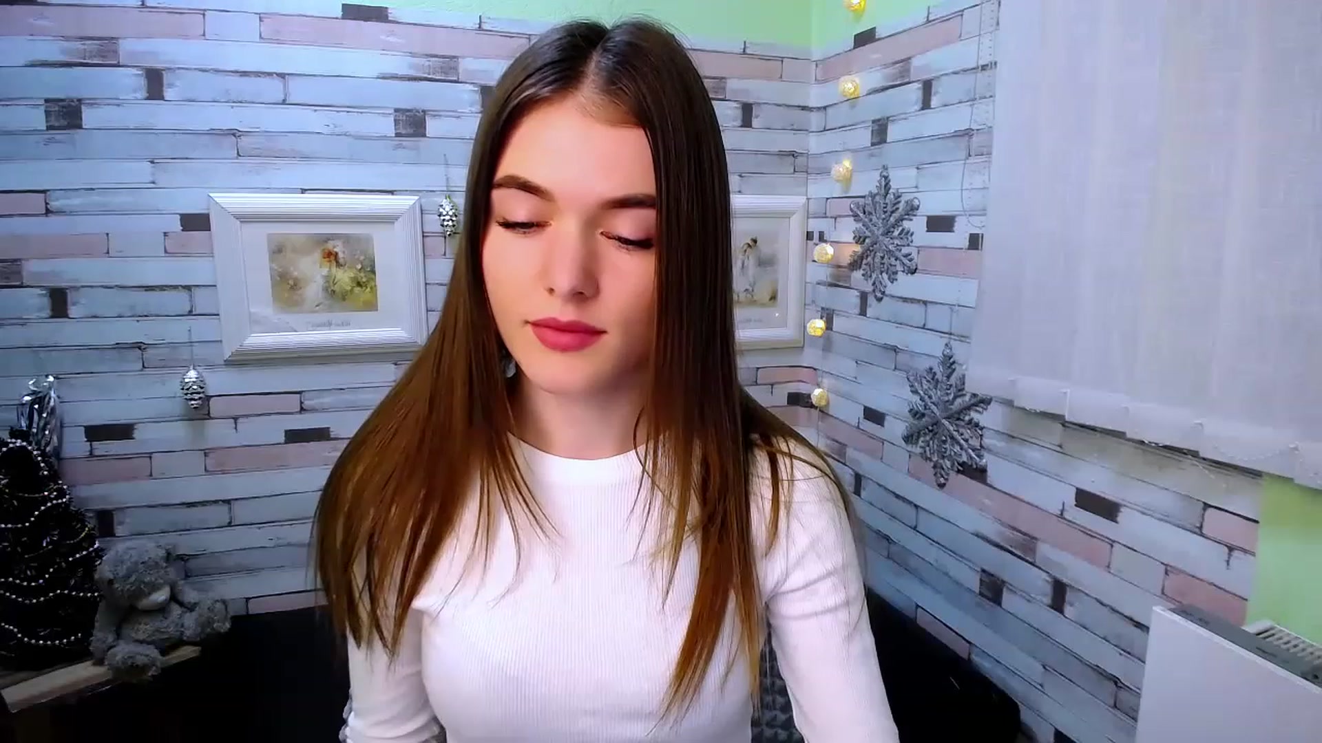 Gallery image thumbnail from Mili_Sky_'s myfreecams stream on, 12/25/2022, 14:10 image 18 of 20